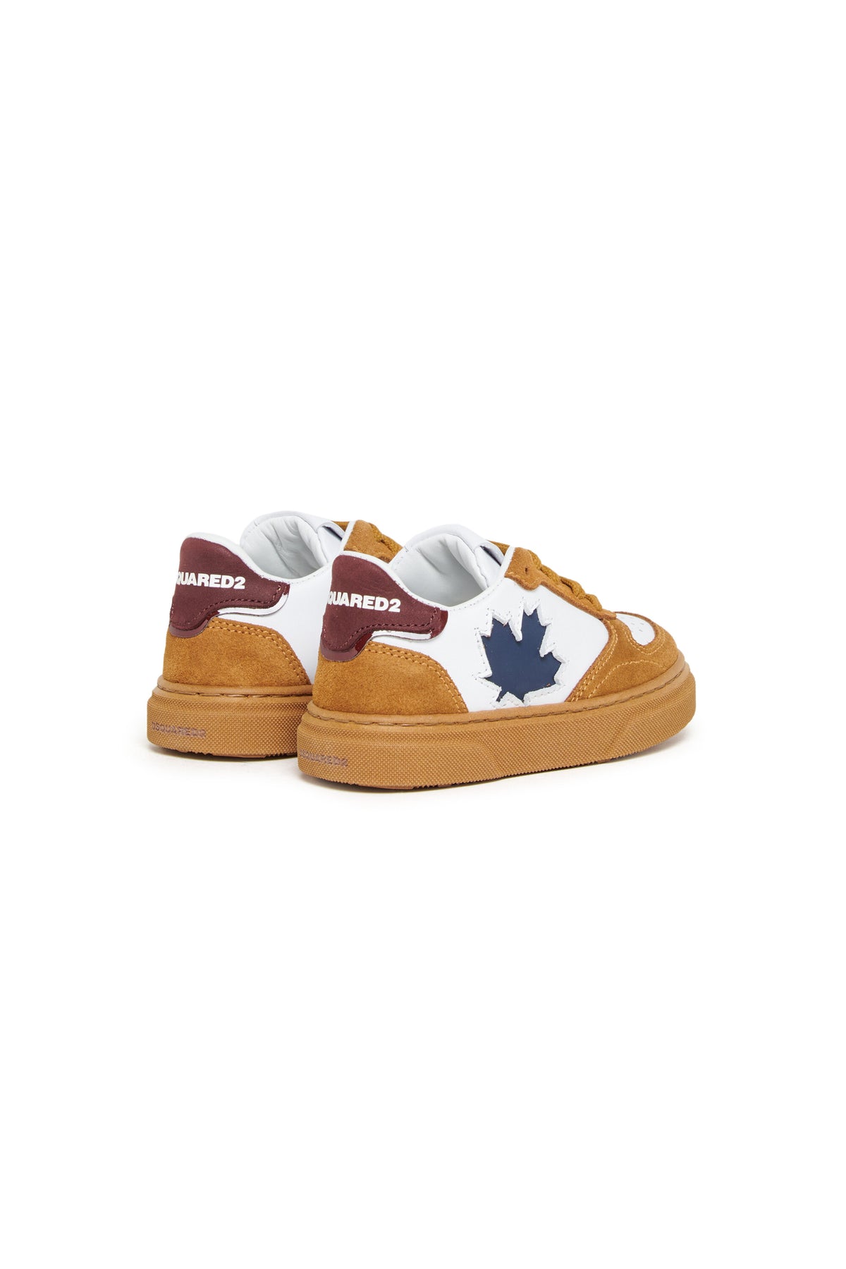 Baskets basses à lacets avec Maple Leaf