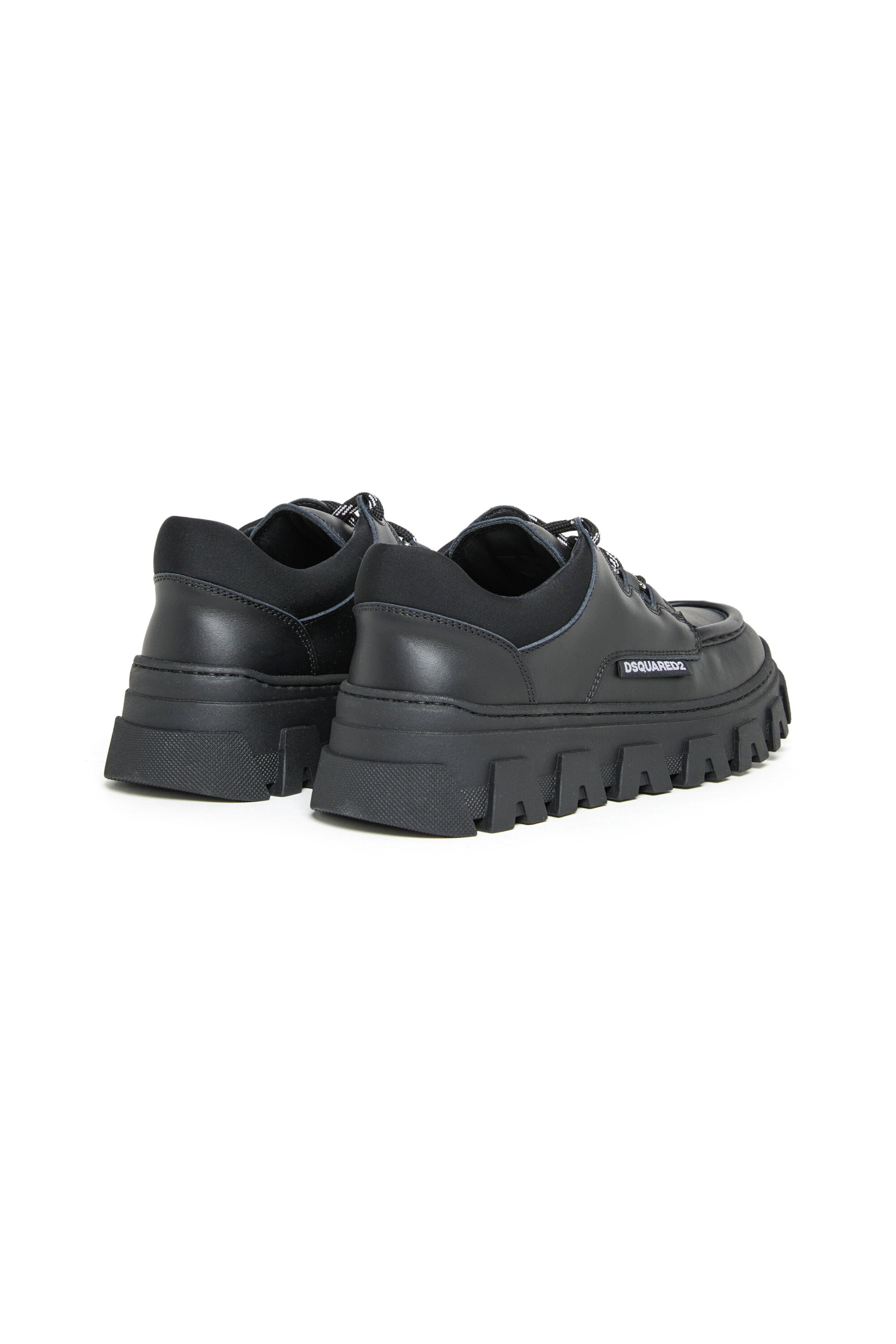 Chaussures à lacets avec semelles épaisses
