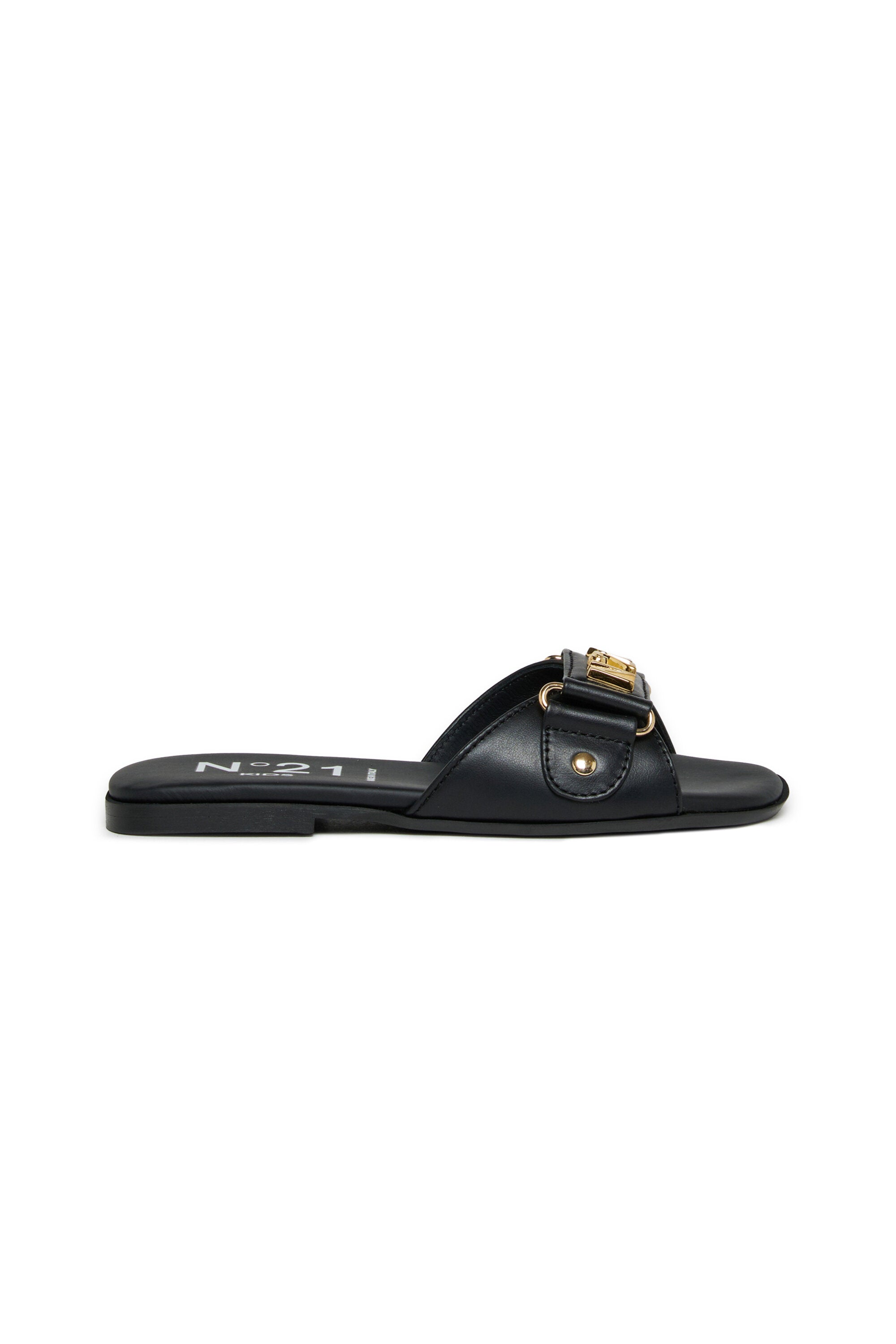 Ciabattina in pelle con logo metallico