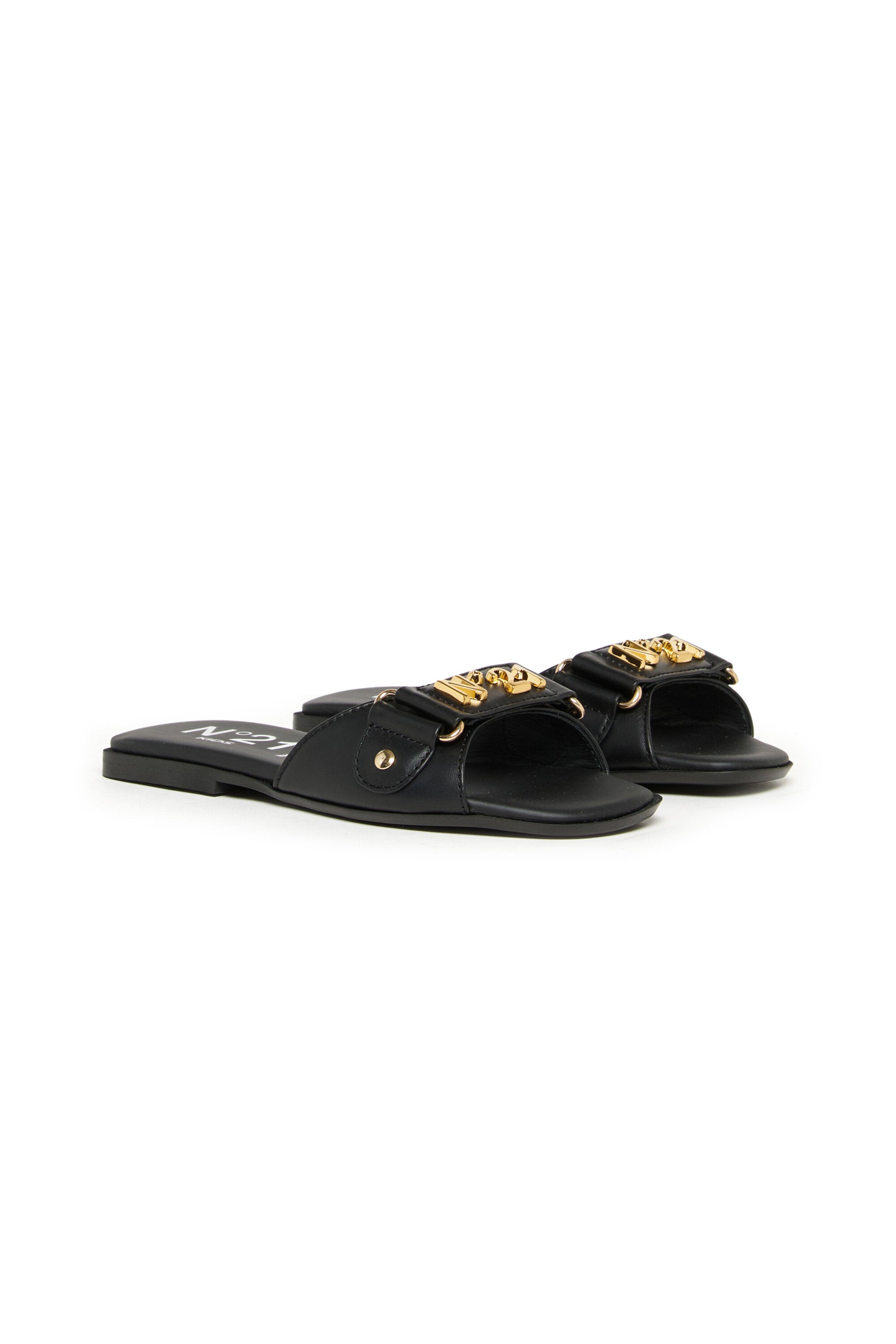 Ciabattina in pelle con logo metallico