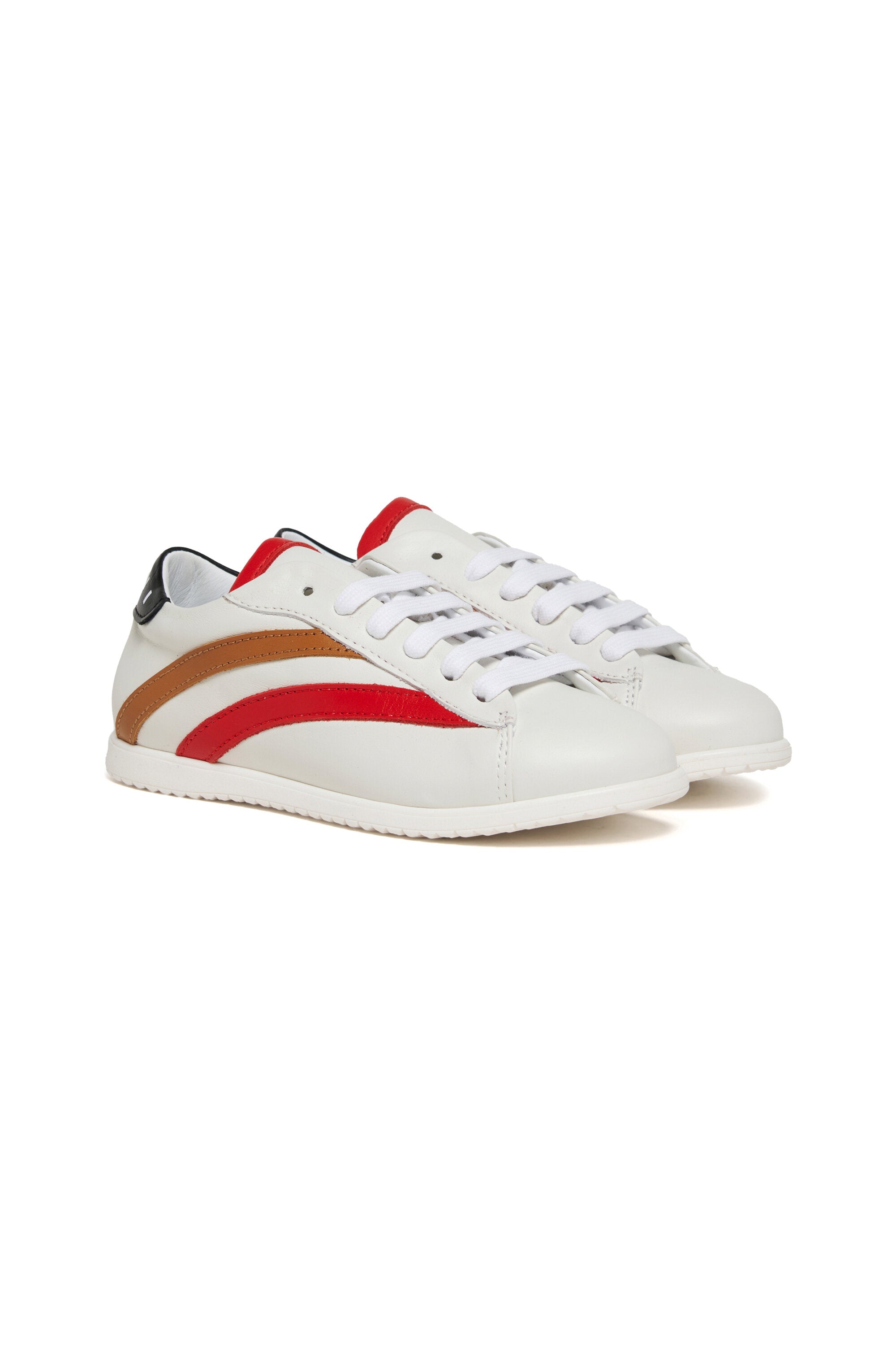 Sneaker mit Logo an der Ferse
