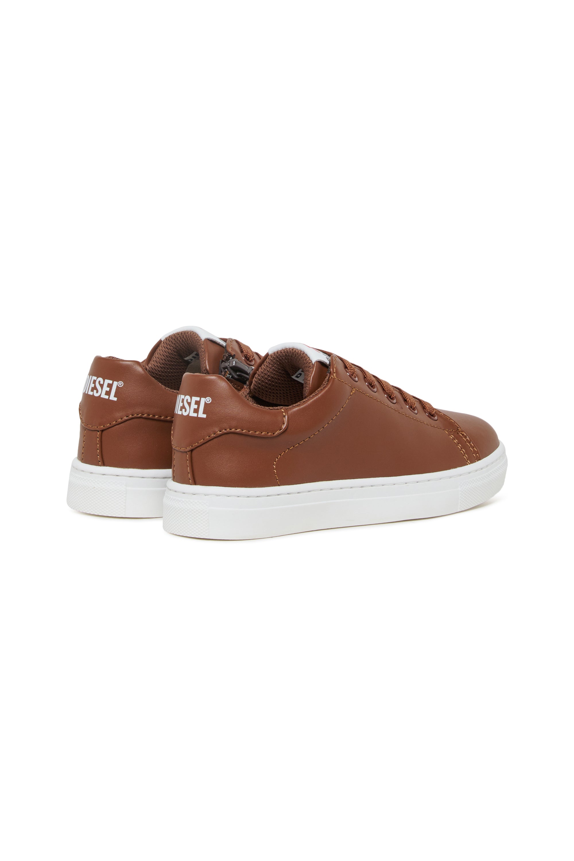Zapatillas con logotipo