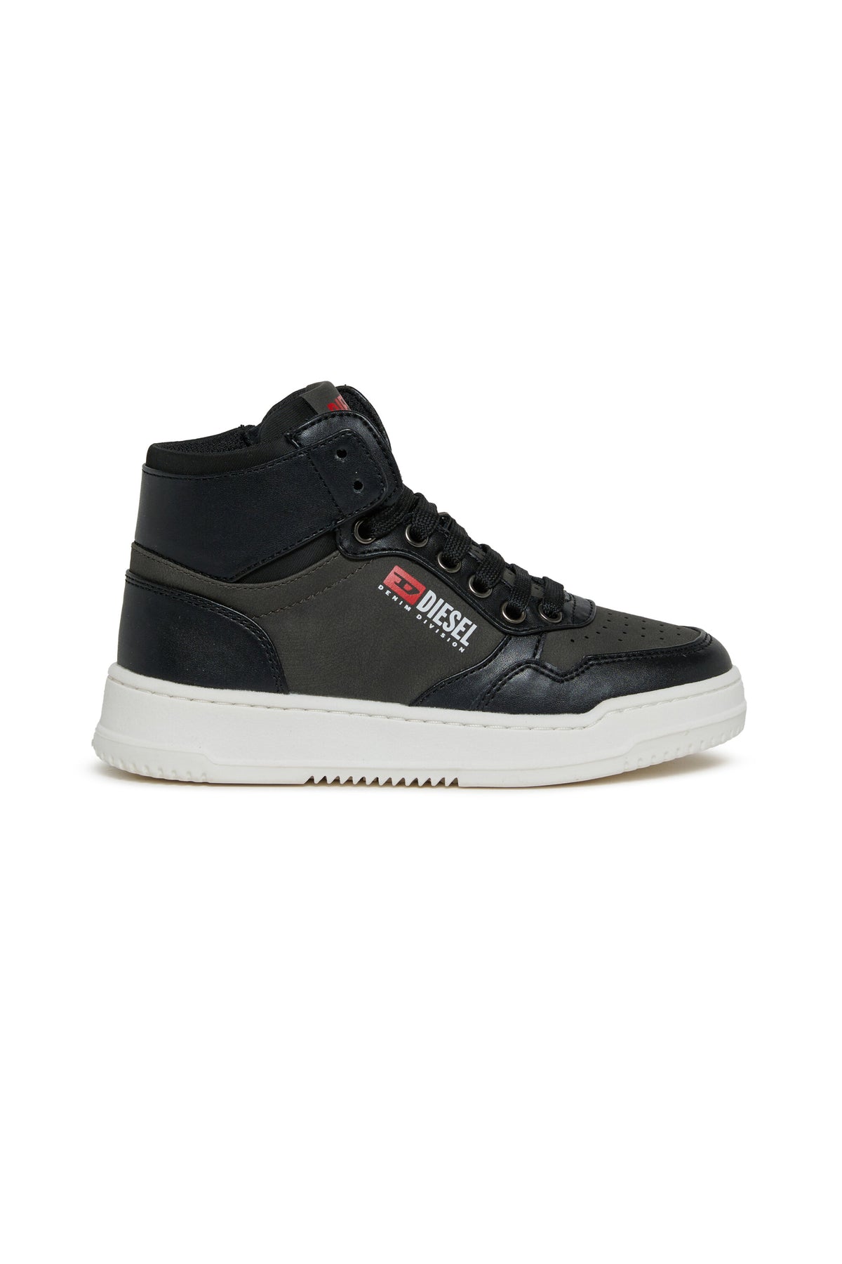 Sneakers with logo