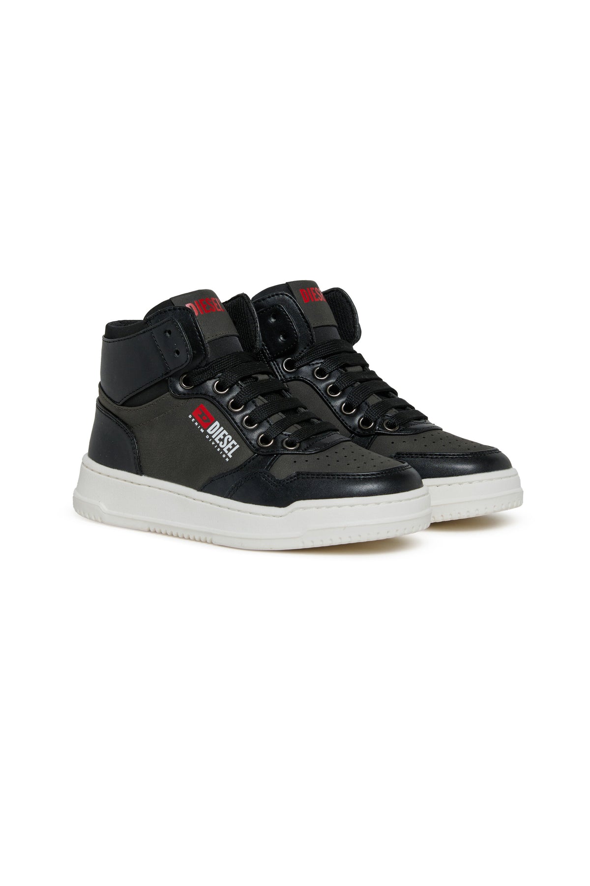 Sneakers with logo