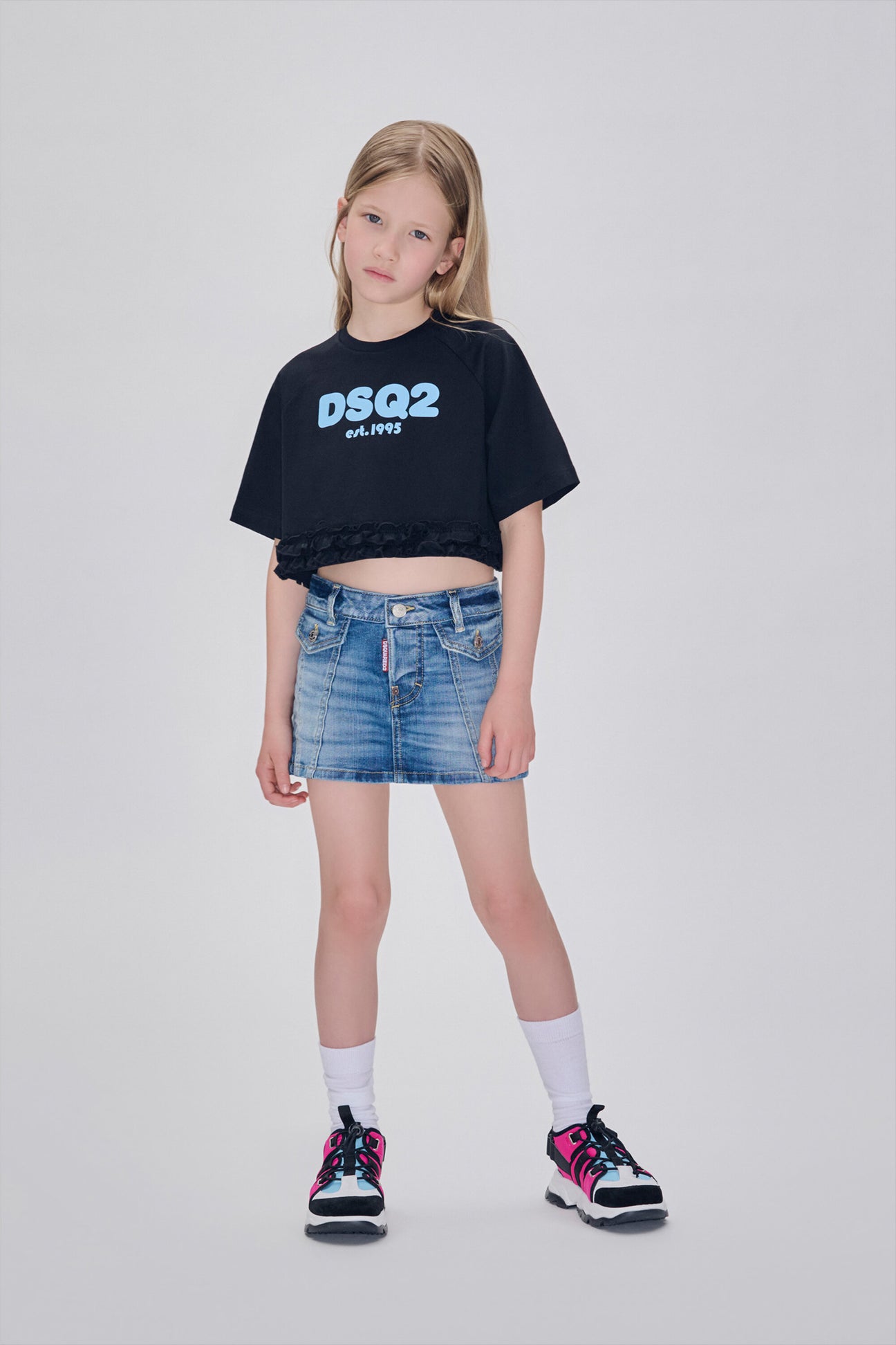 T-shirt with logo DSQ2 est.1995 and ruffles 