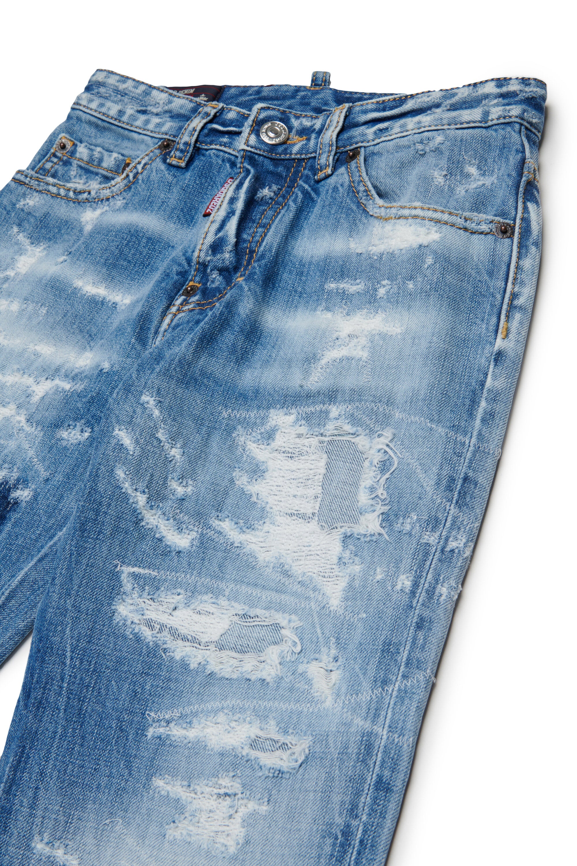 Jeans mit geradem Schnitt in hellblauer Waschung - 642