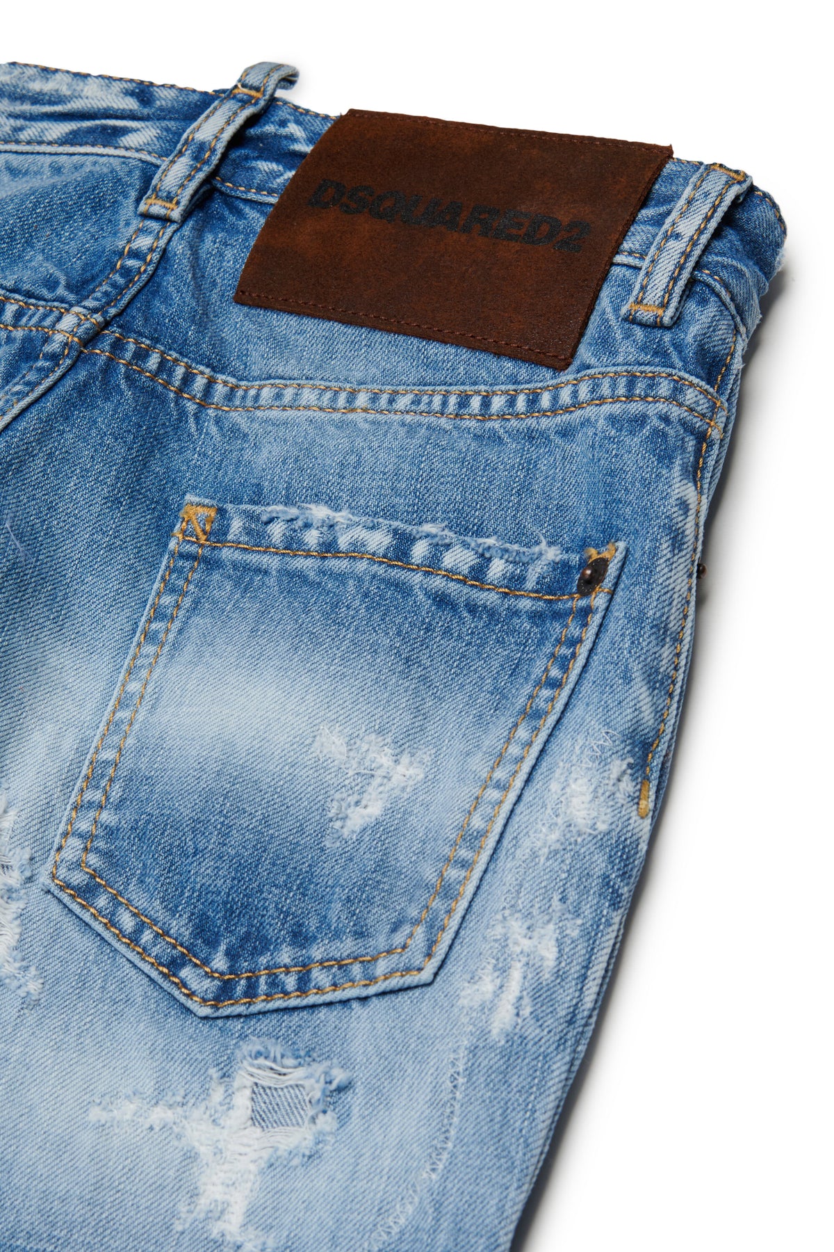 Jeans mit geradem Schnitt in hellblauer Waschung - 642