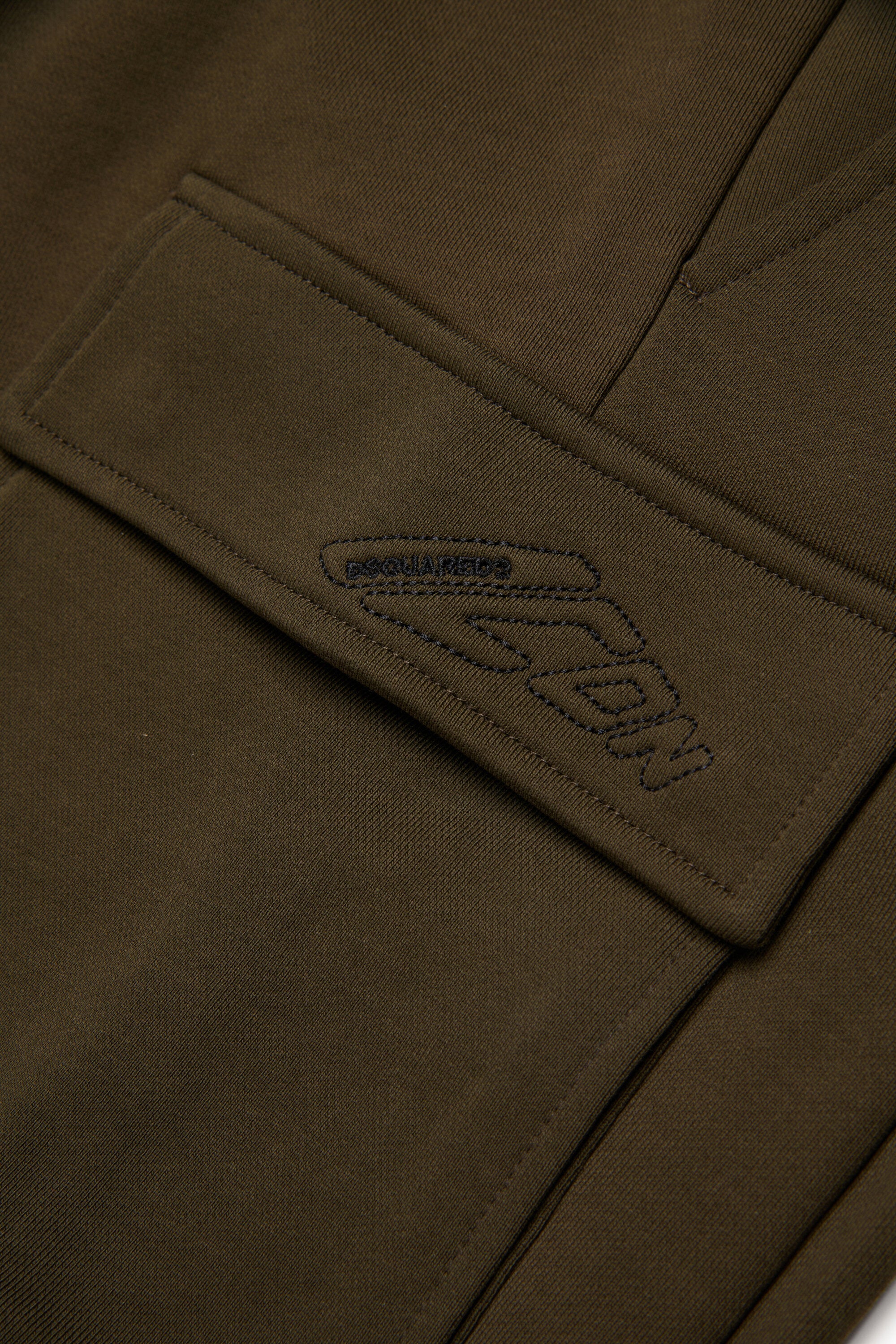 Pantaloni jogger oversize con tasca laterale