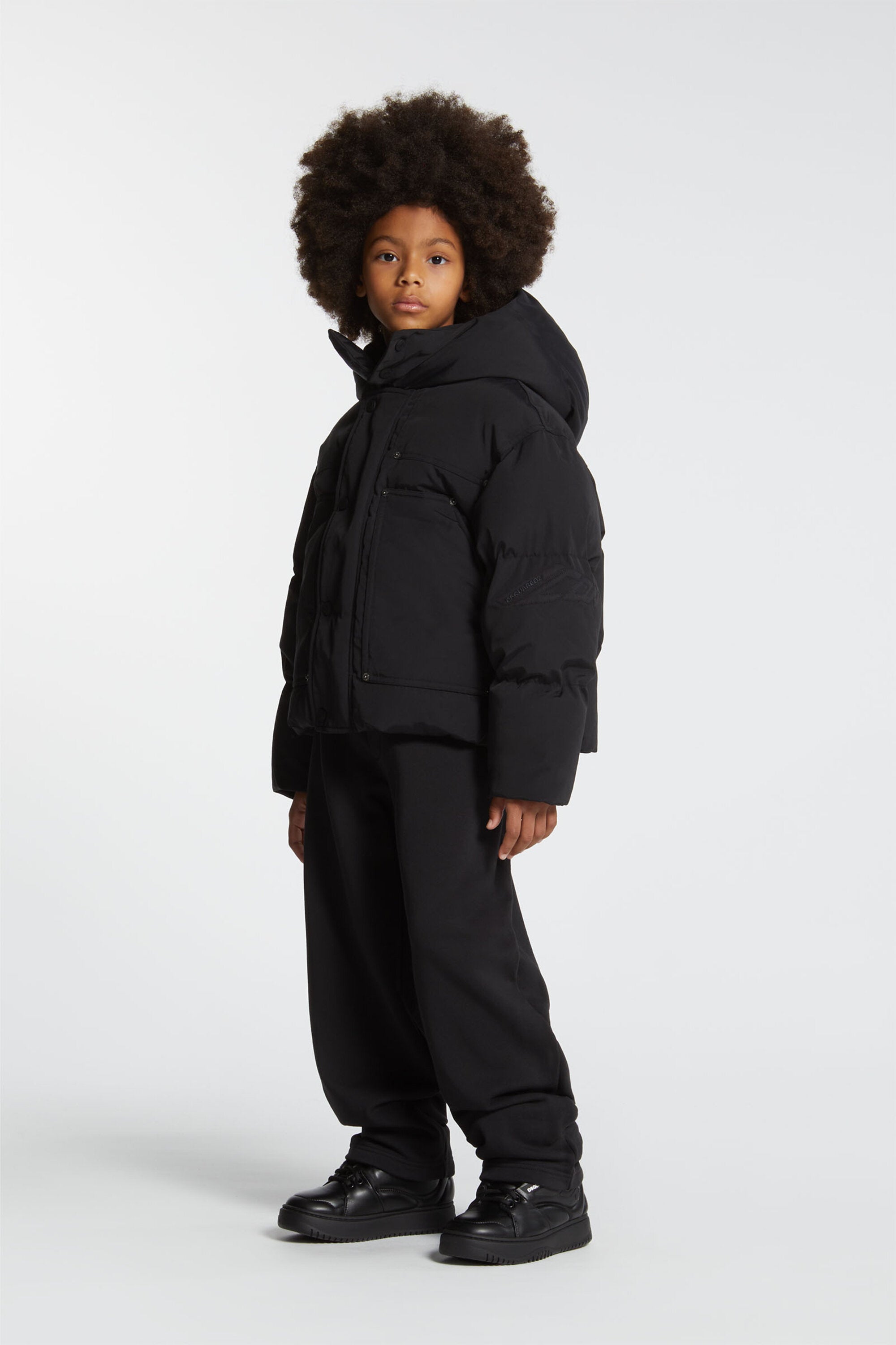 Giacca imbottita corta con cappuccio