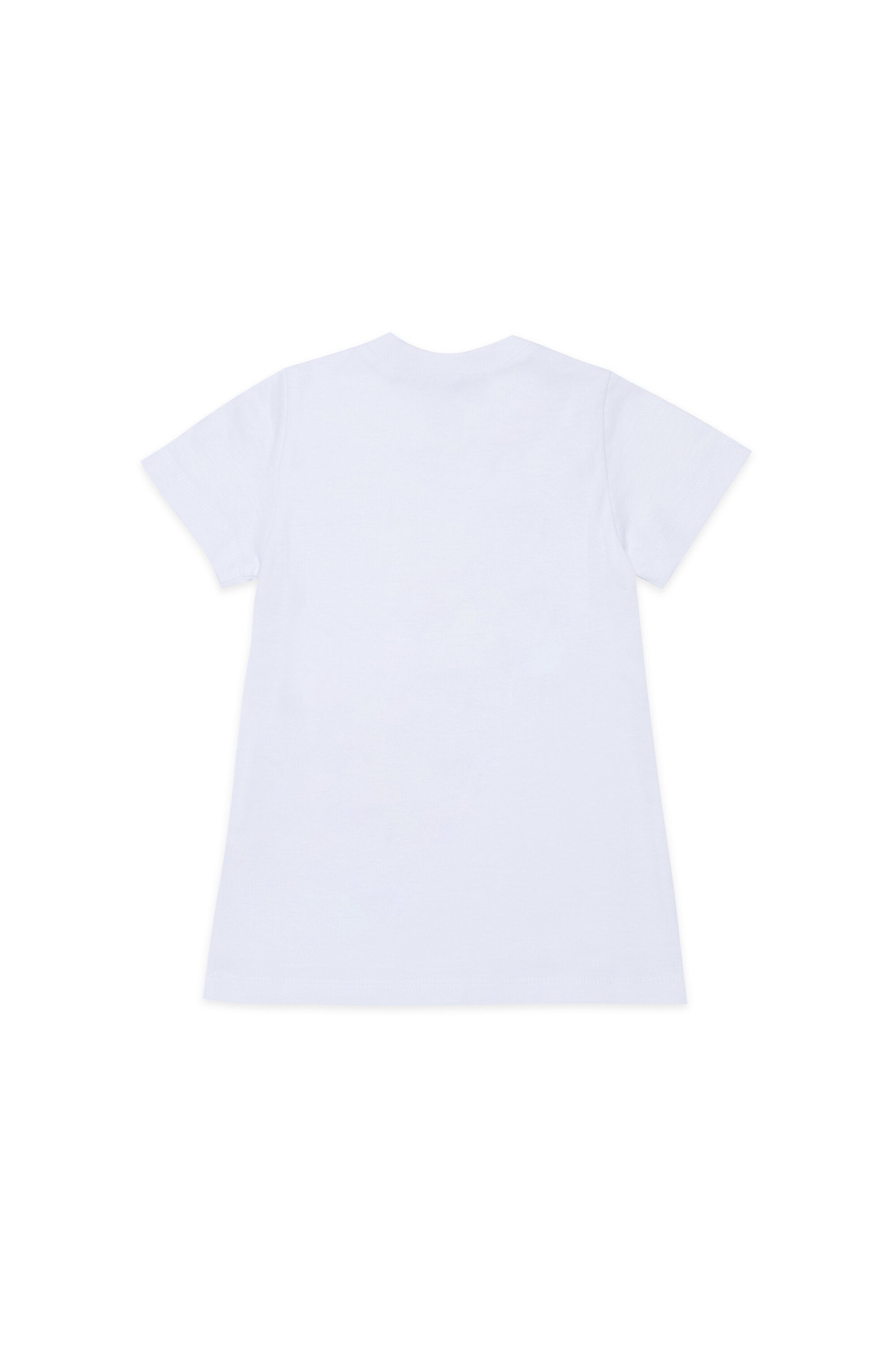 T-shirt with three-dimensional logo