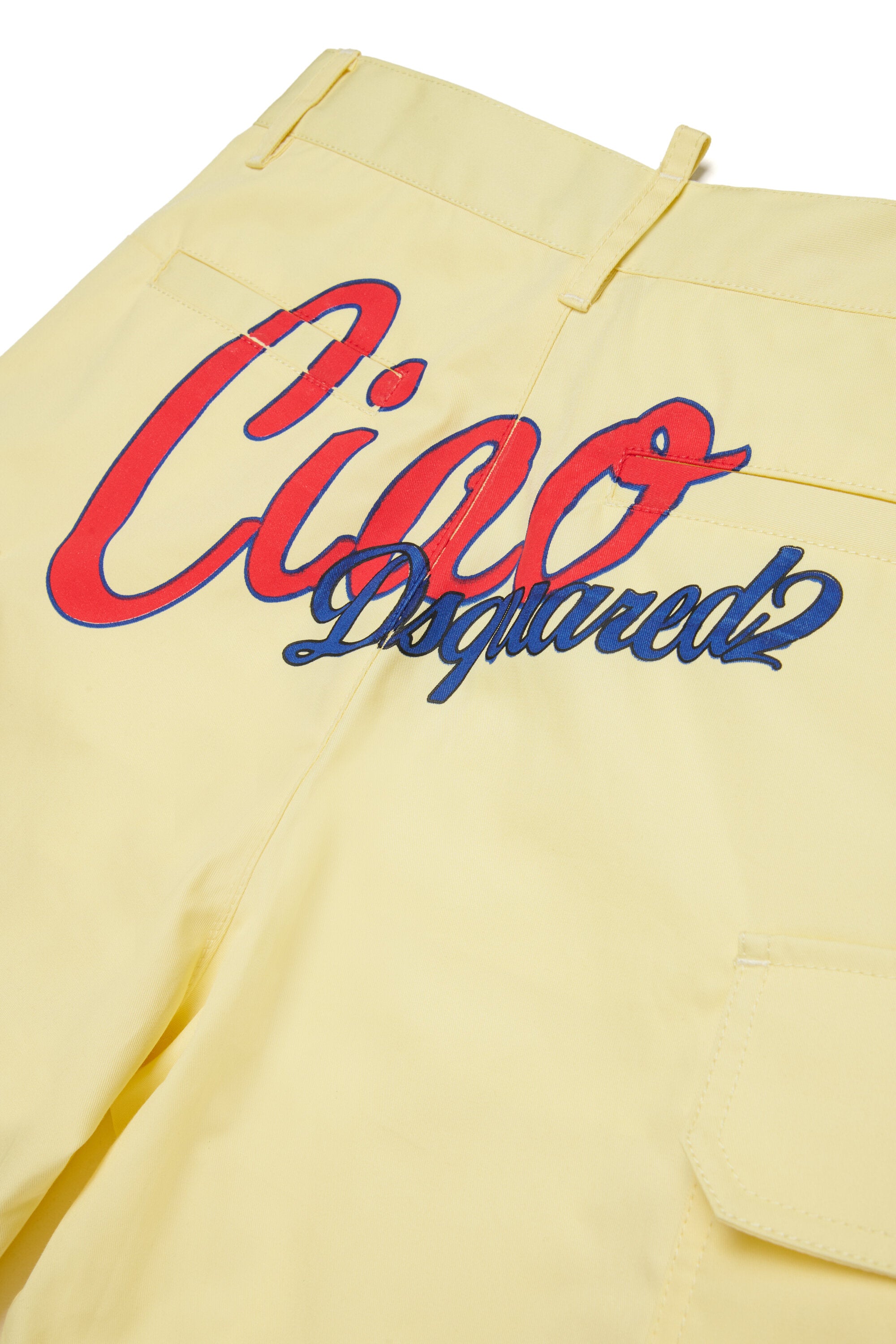 Short cargo avec logo imprimé