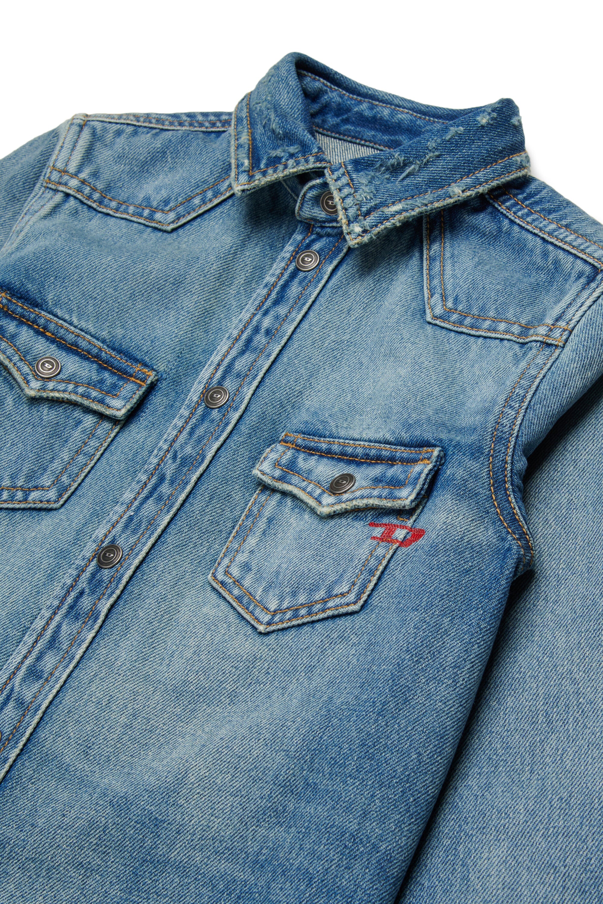 Camicia in denim a maniche lunghe