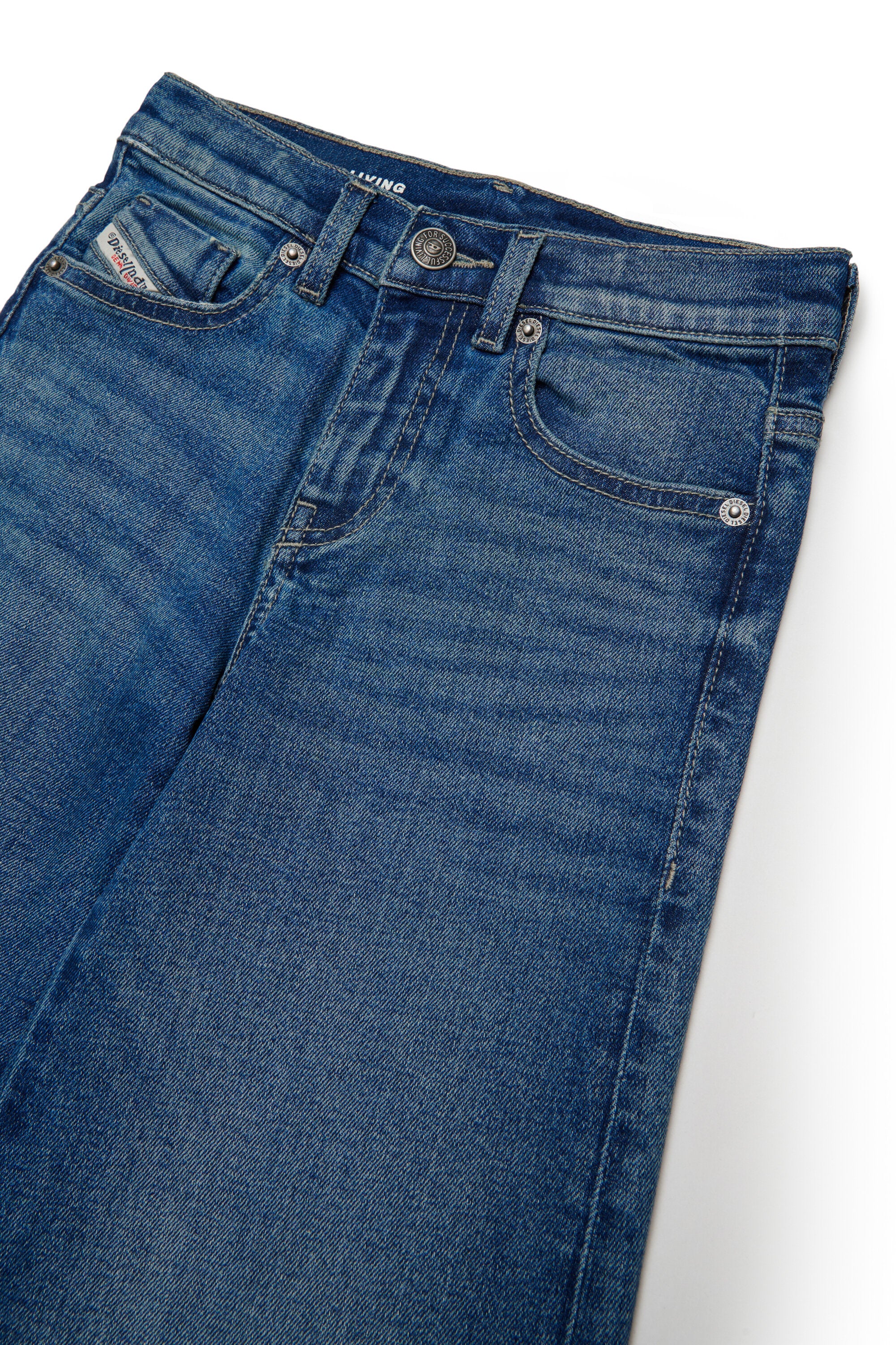 Jeans mit Flare Fit in Mittelblau - 1978
