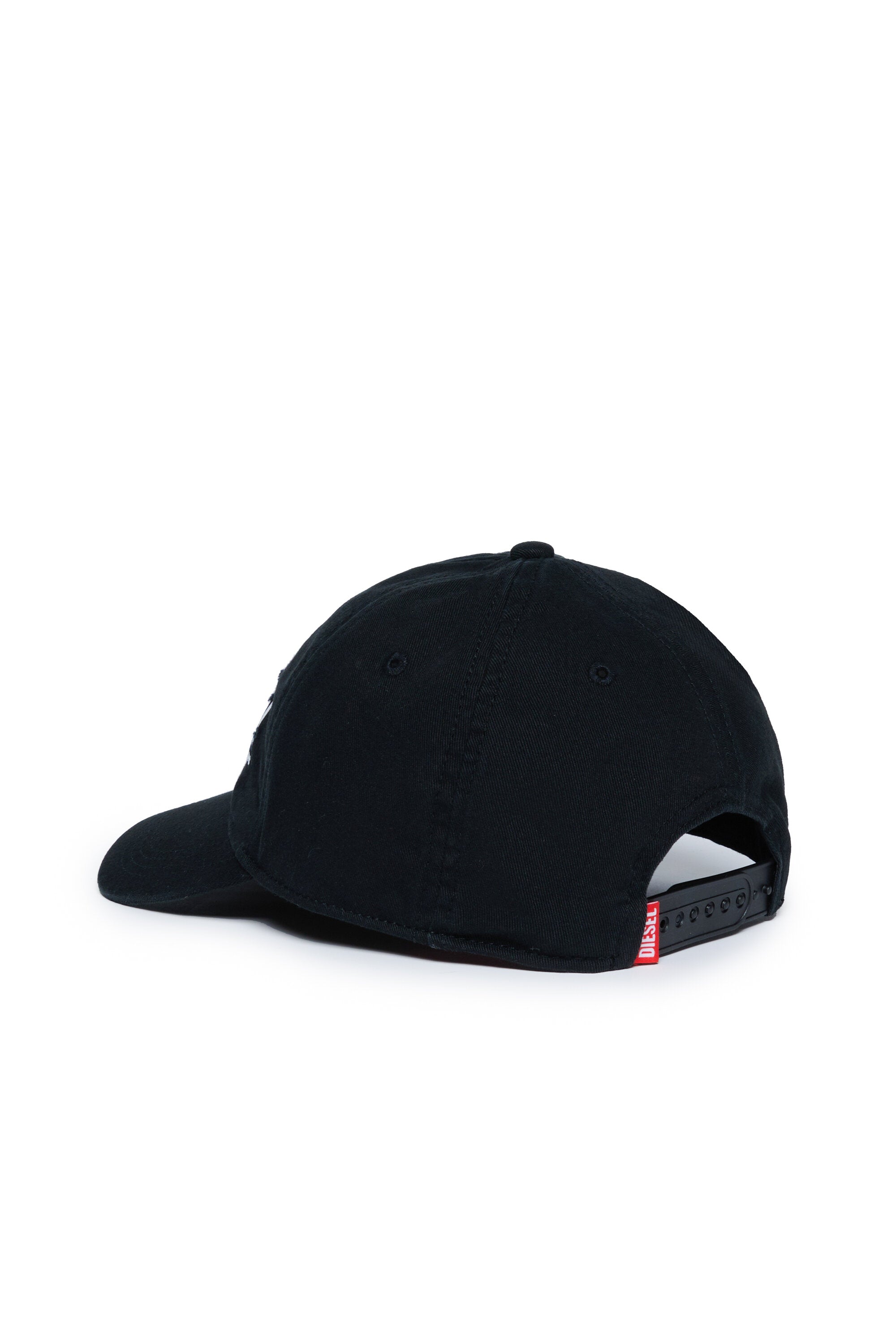 Baseball cap with breaks and logo