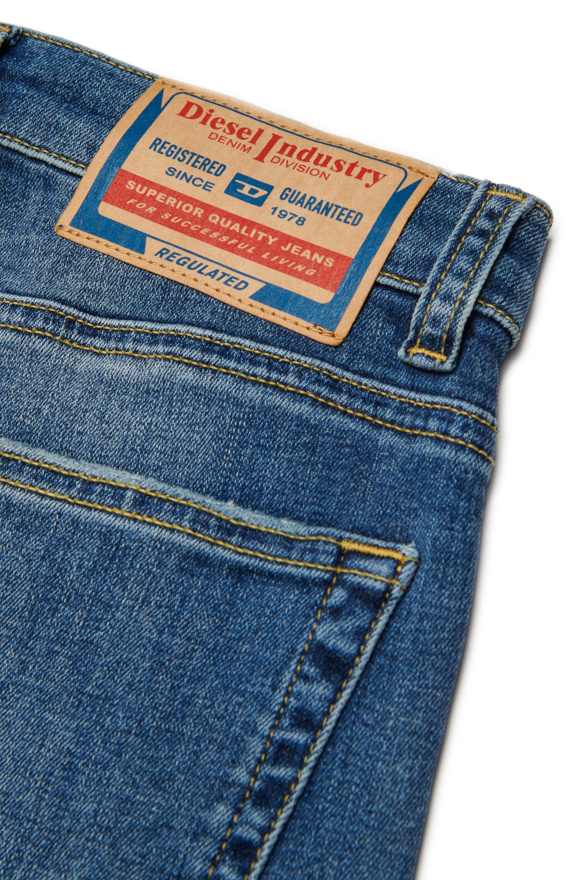 Jeans relaxed fit con lavaggio blu medio - D-Argjx