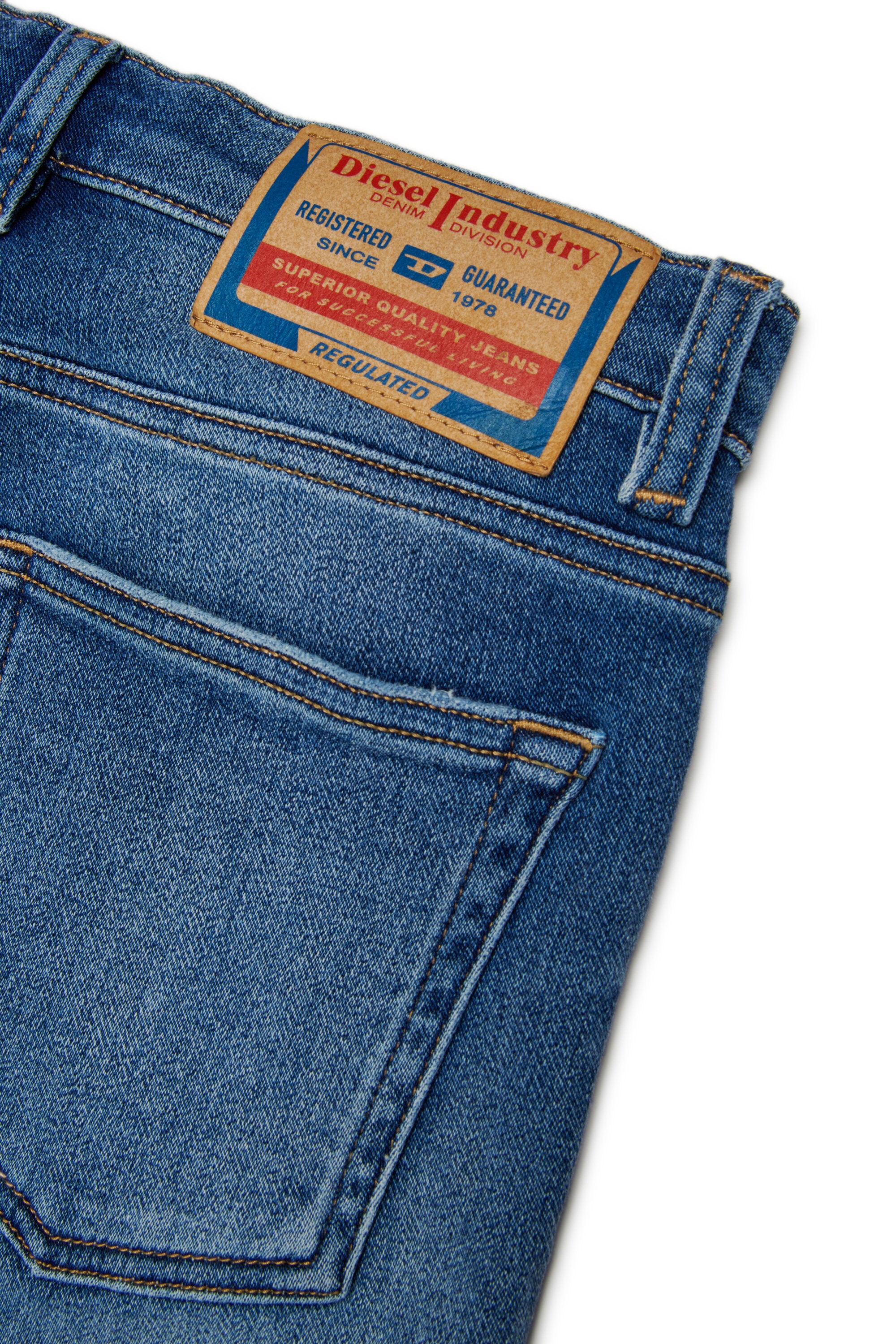 JoggJeans® relaxed blu medio con abrasioni - D-Argjx