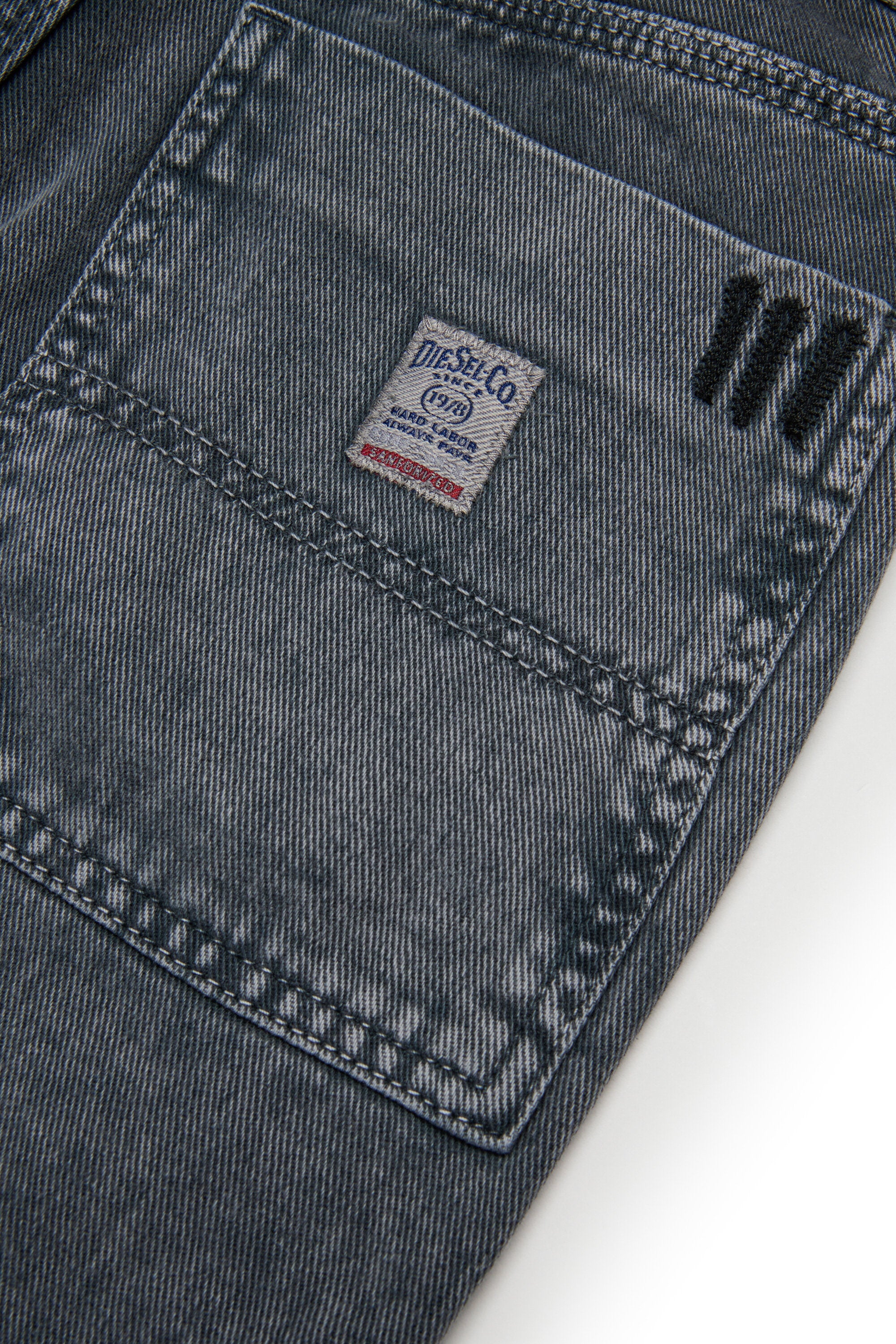 Jeans mit Regular-Passform und Washed-Effekt - D-Berr