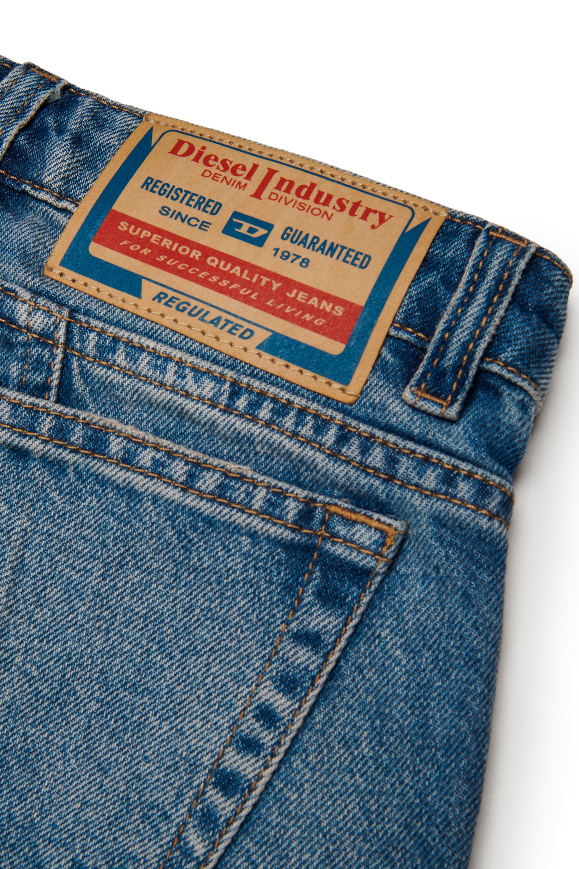 Jeans corte acampanado lavado azul medio - D-Pam