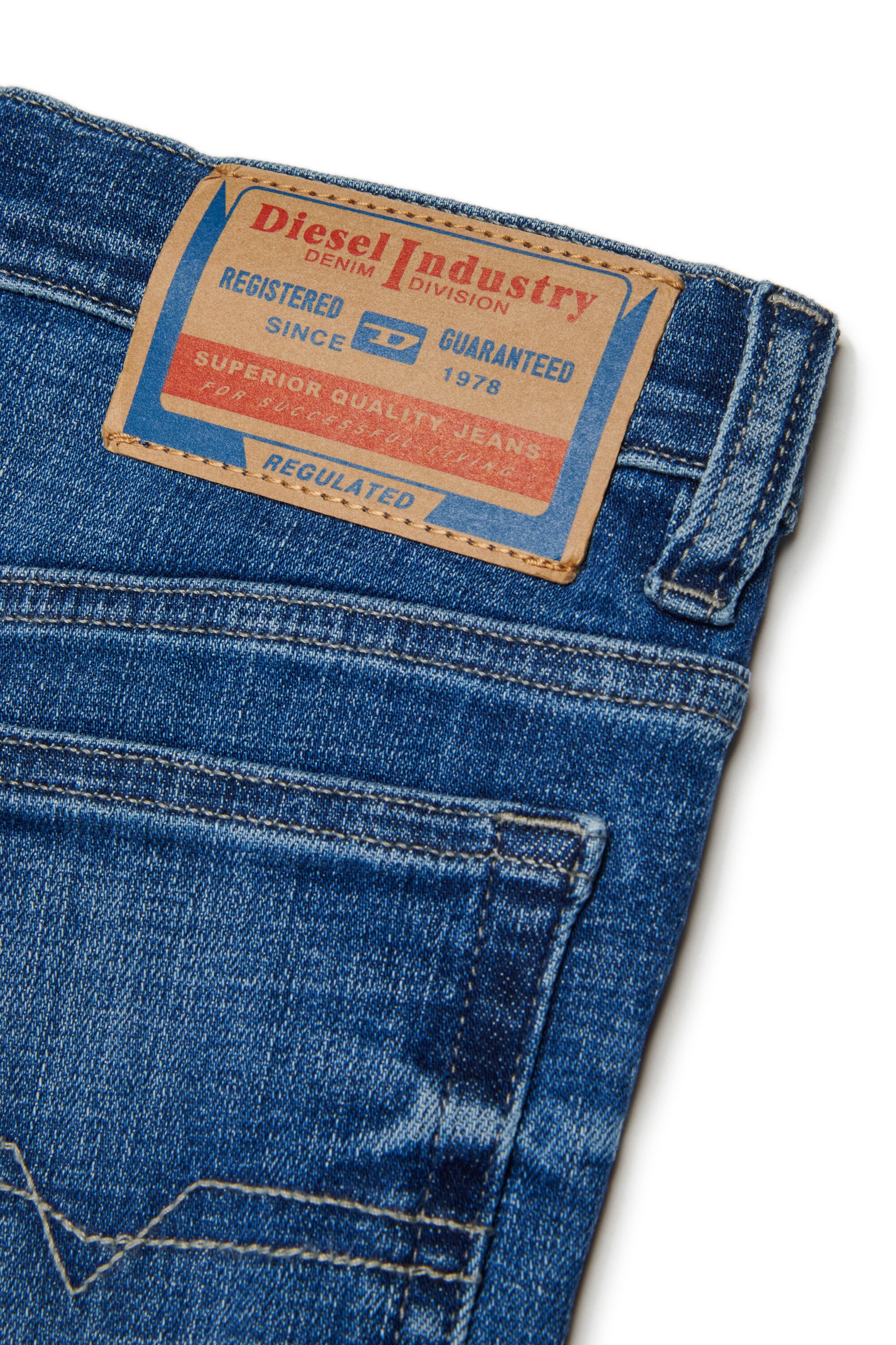 Relaxed-Fit-Jeans in mittelblauer Waschung - D-Maki
