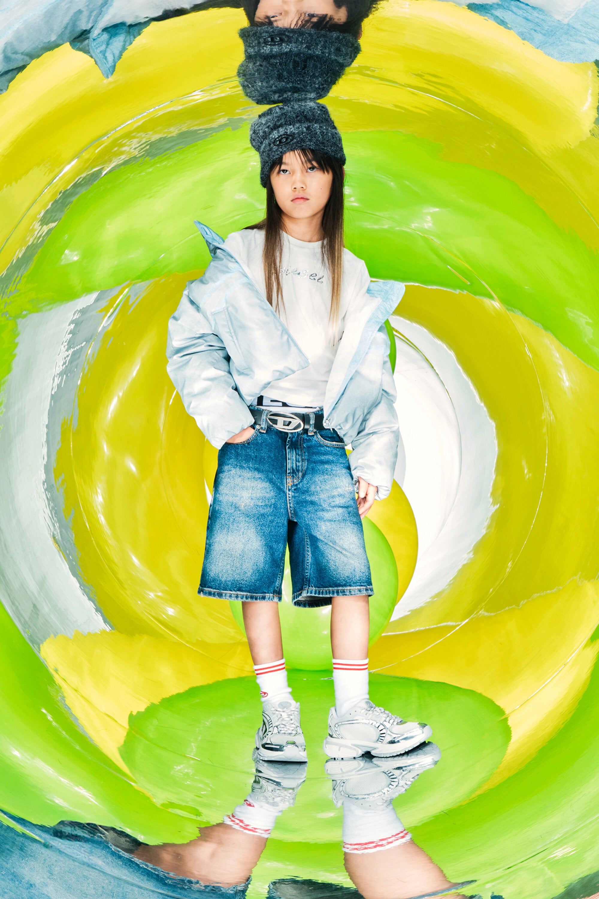 Dark blue denim shorts with dirty effect