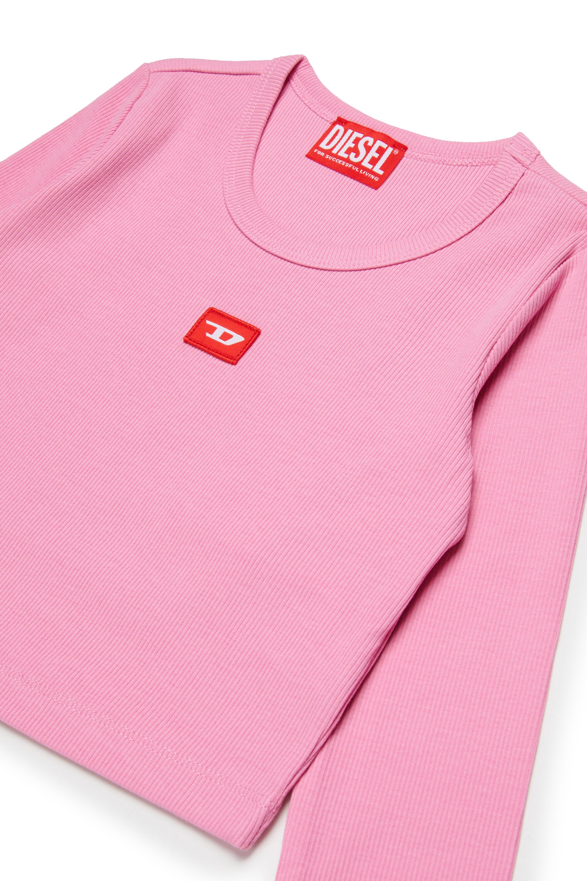 Stretch jersey T-shirt with red D patch