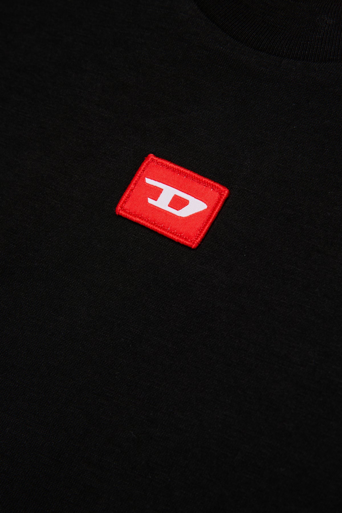 T-shirt en jersey avec écusson "D" rouge