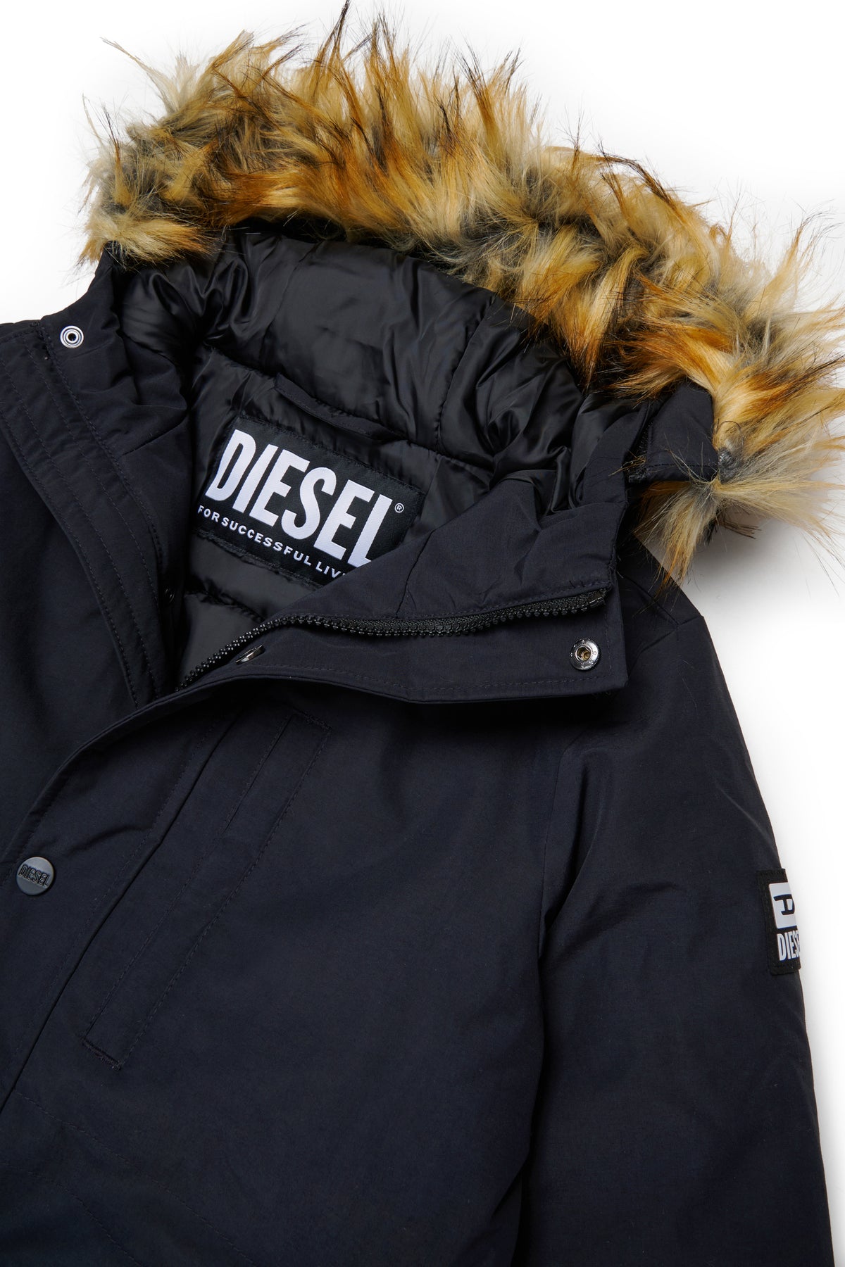 Veste matelassée avec capuche en fausse fourrure