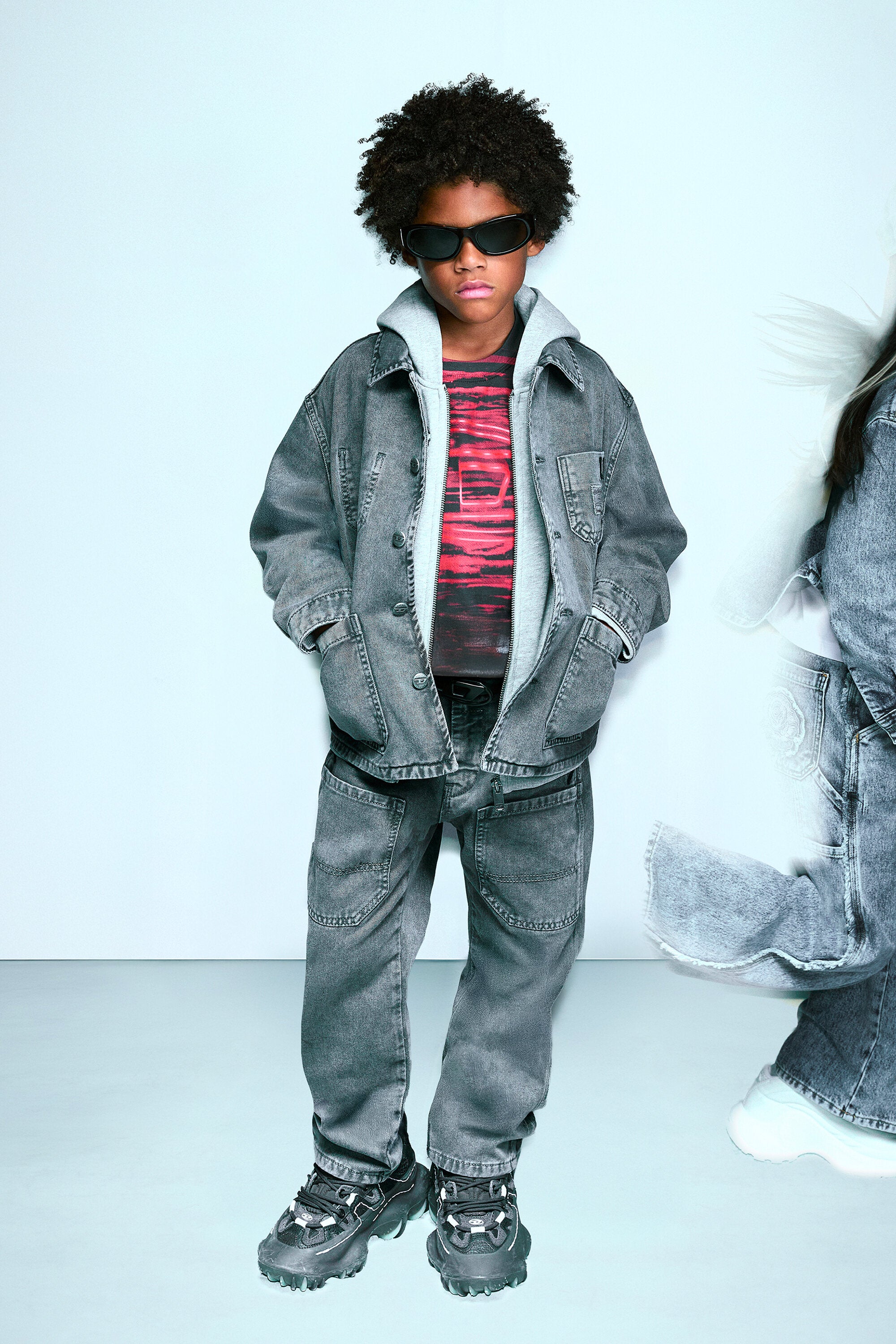 Denimjacke mit aufgedrucktem Logo