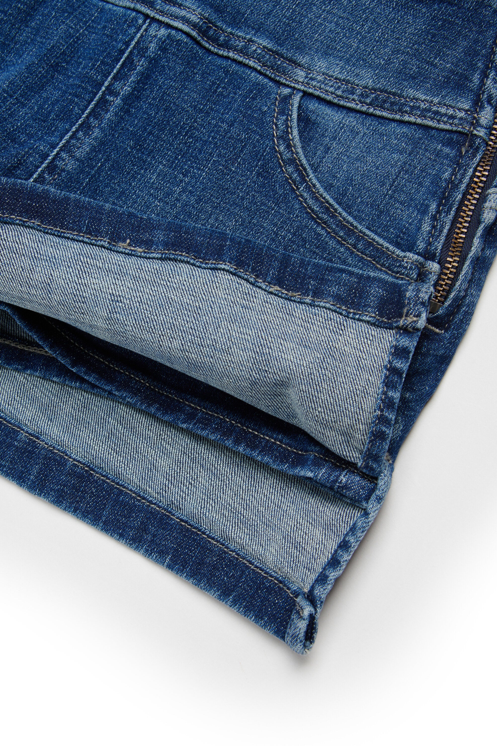 Gonna denim corta cinque tasche