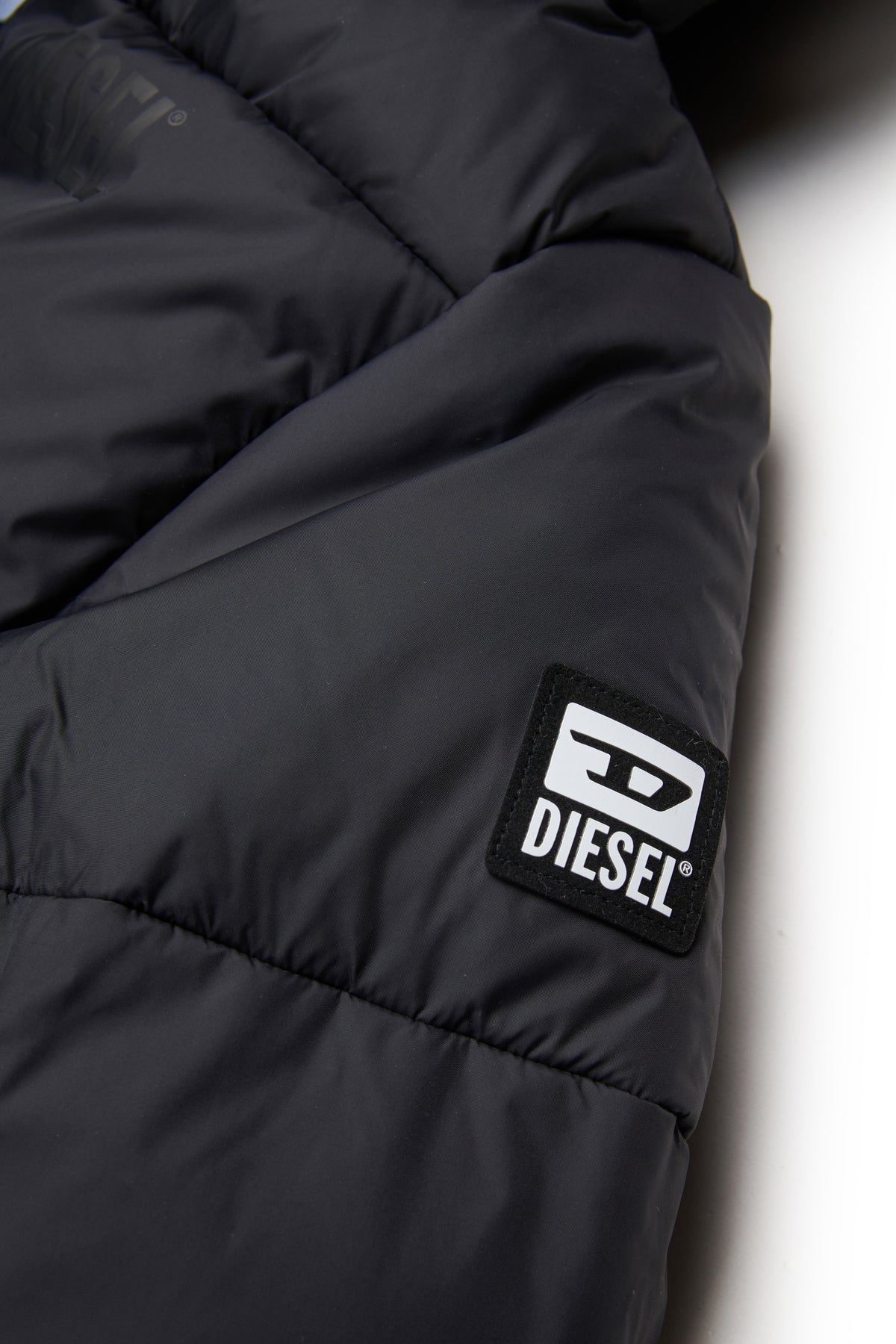 Steppjacke mit Logo