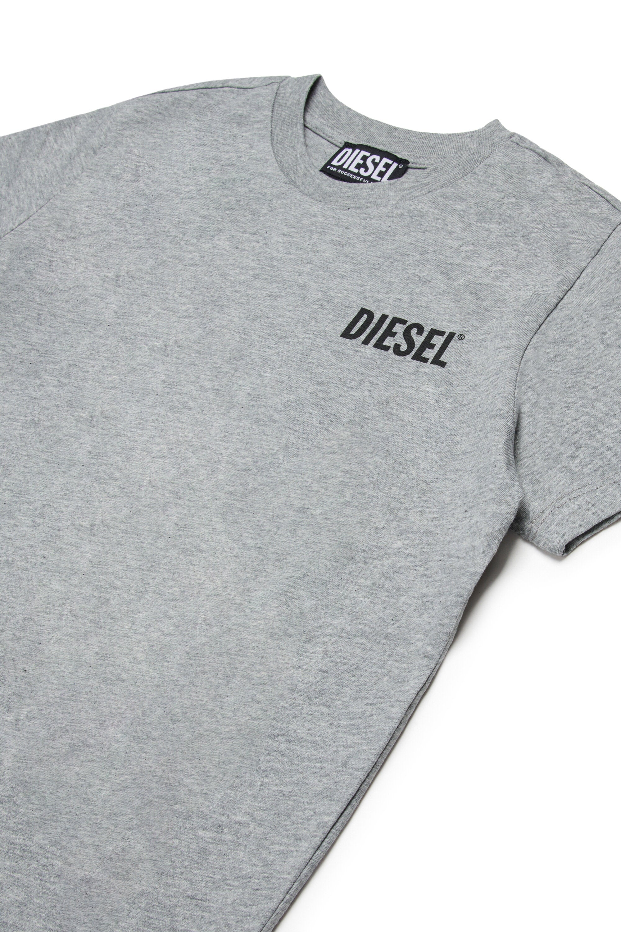 Camiseta con logotipo