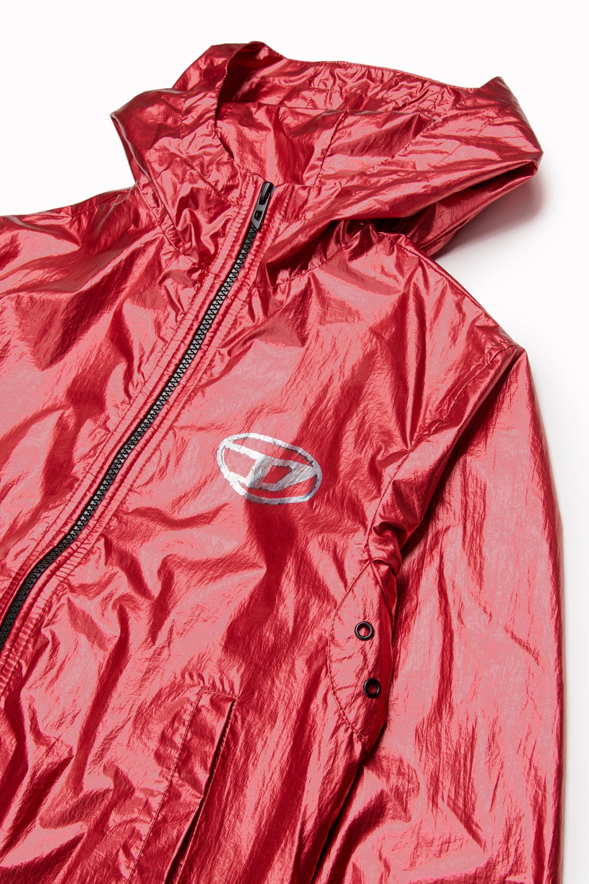 Chaqueta cortavientos con logo estampado