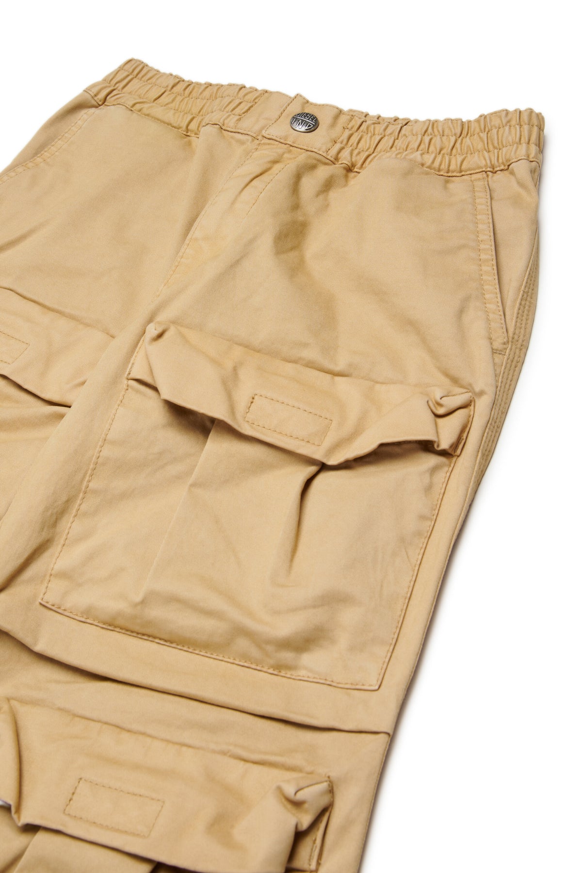 Cargohose mit aufgesetzten Taschen