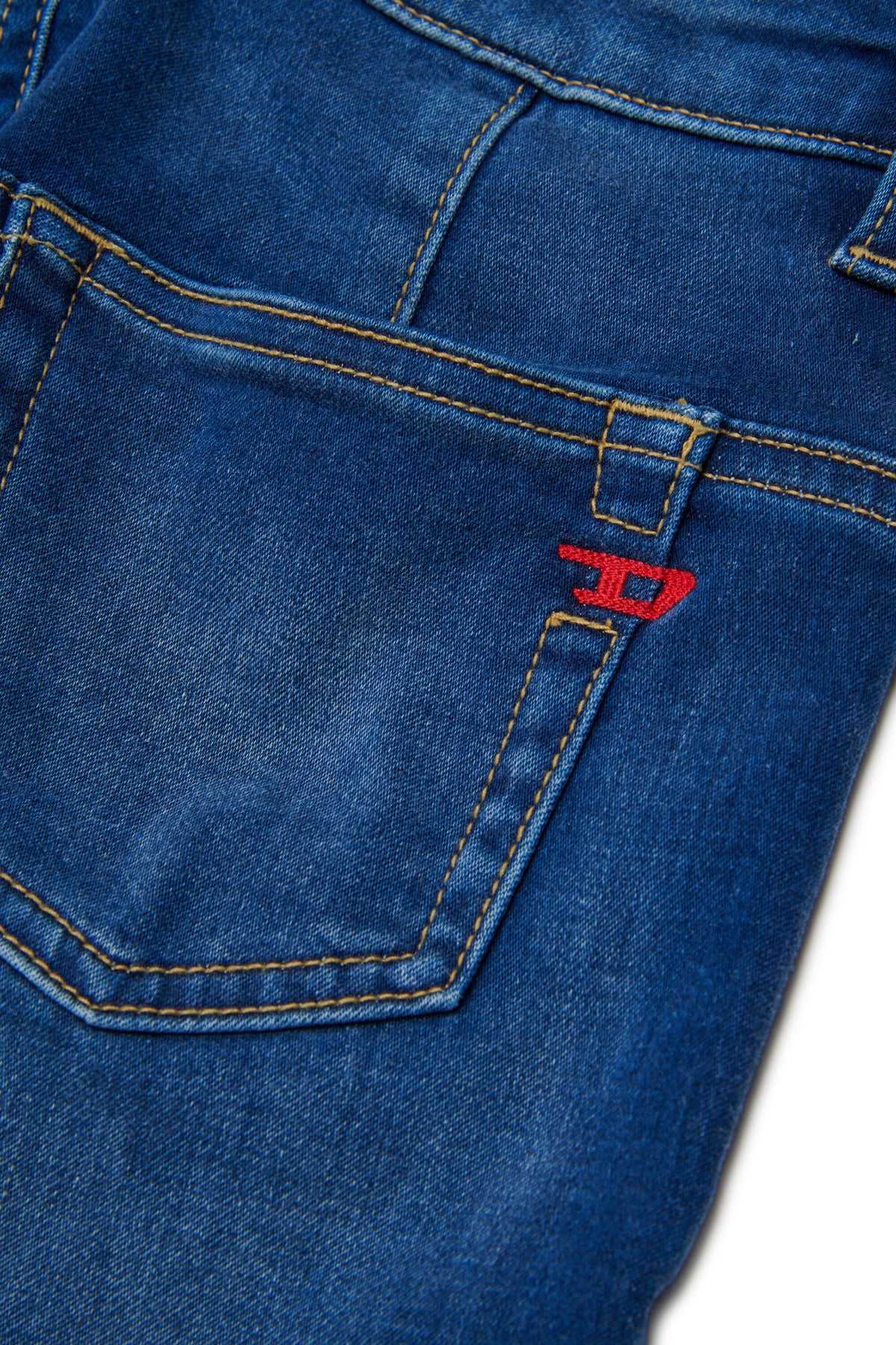 JoggJeans® Regular-Passform, mittlere Waschung in Blau - D-Ilia
