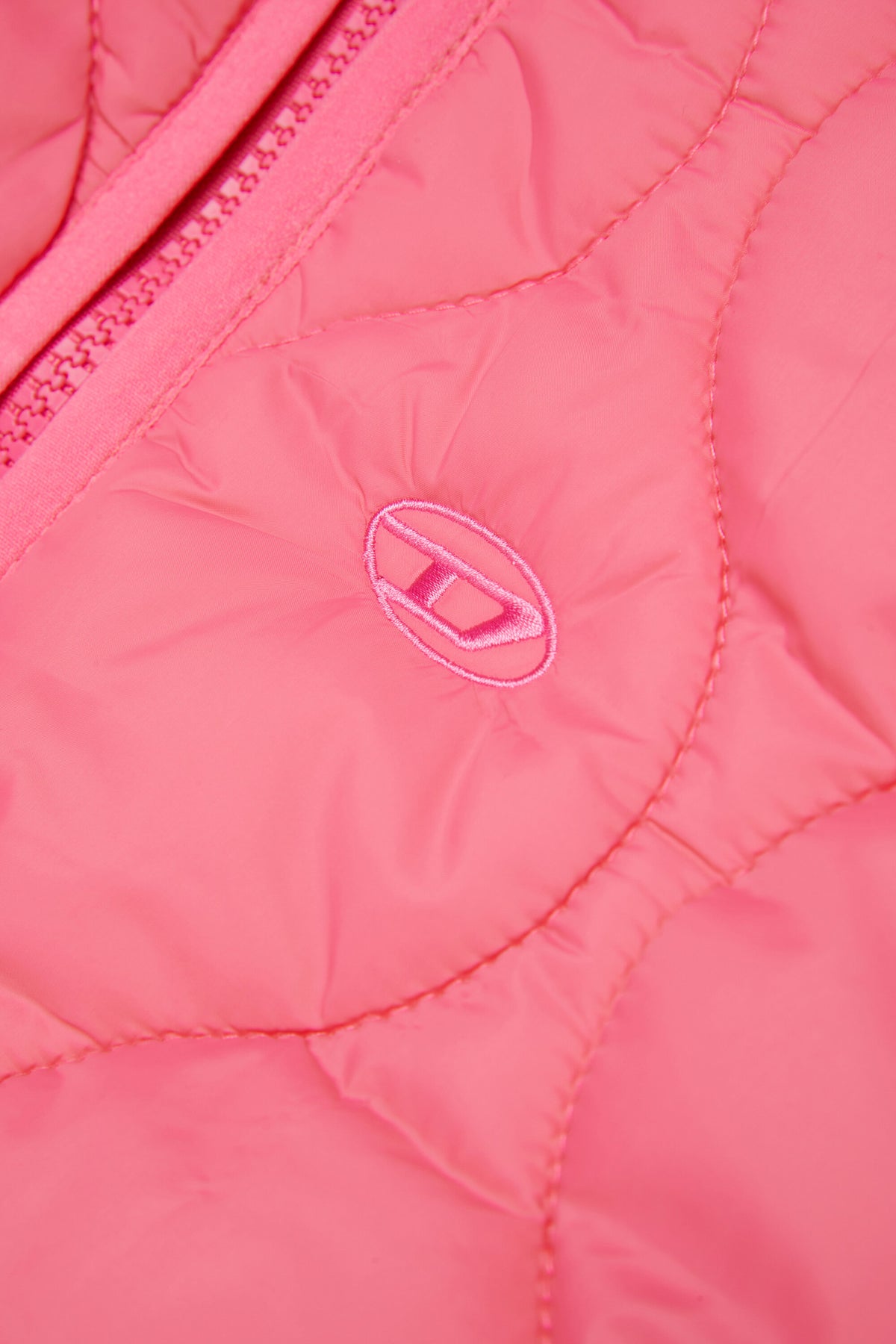 Padded jacket with printed logo