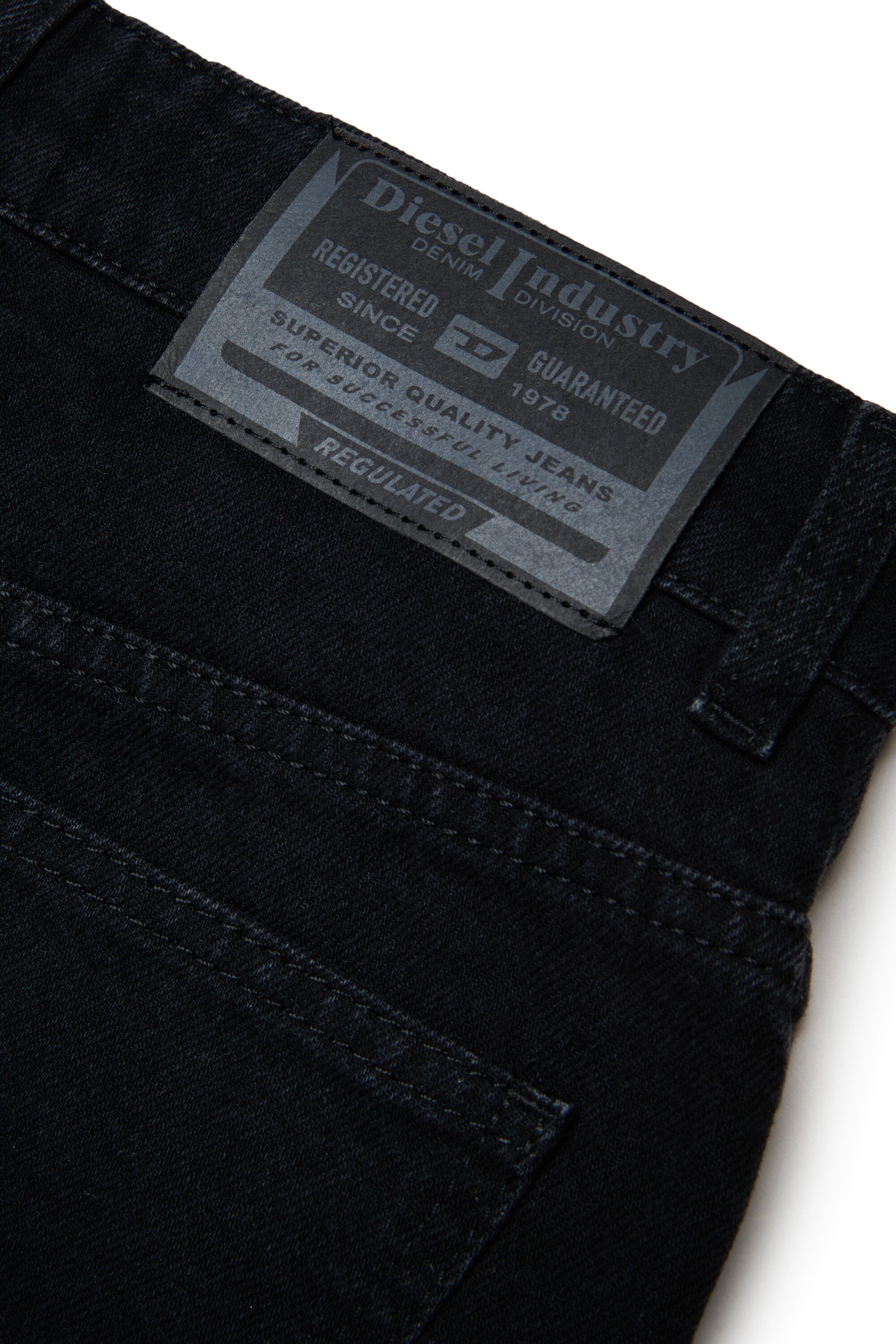 Jeans aus schwarzem Denim mit Relaxed-Passform - D-Devon