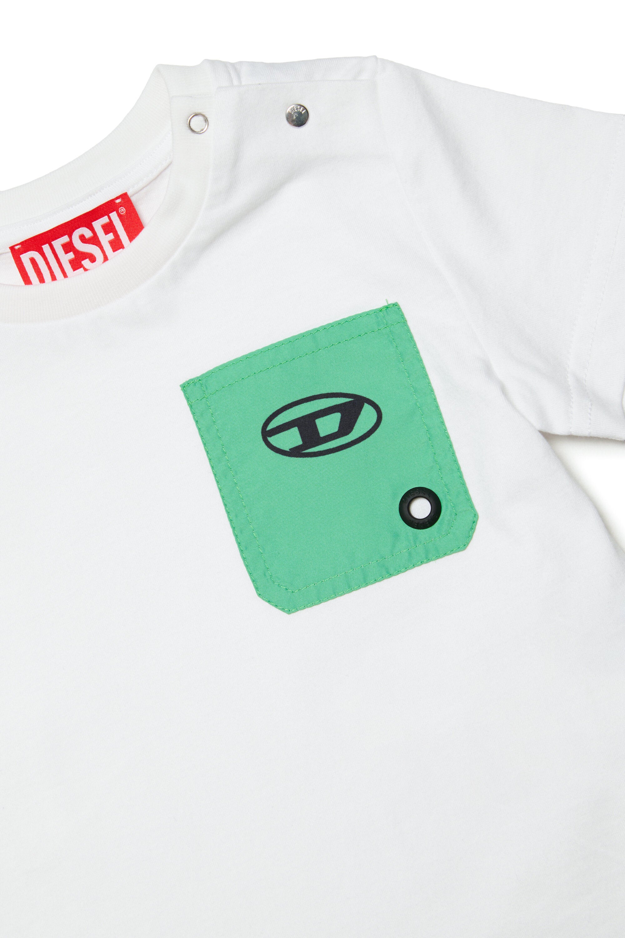 T-shirt with fluo pocket