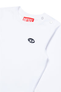 Camiseta de manga larga con parche oval D