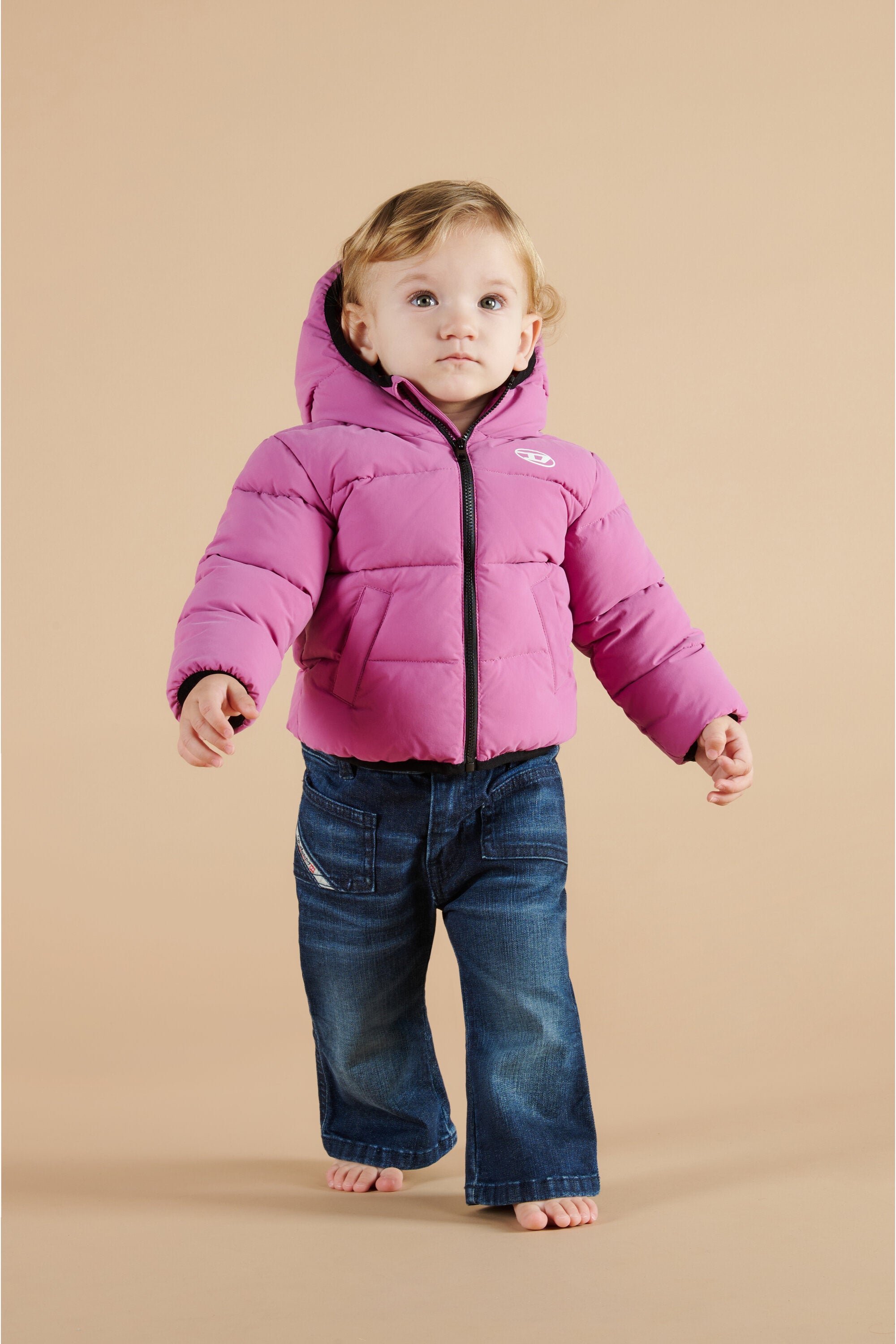 Veste courte matelassée avec logo Oval D