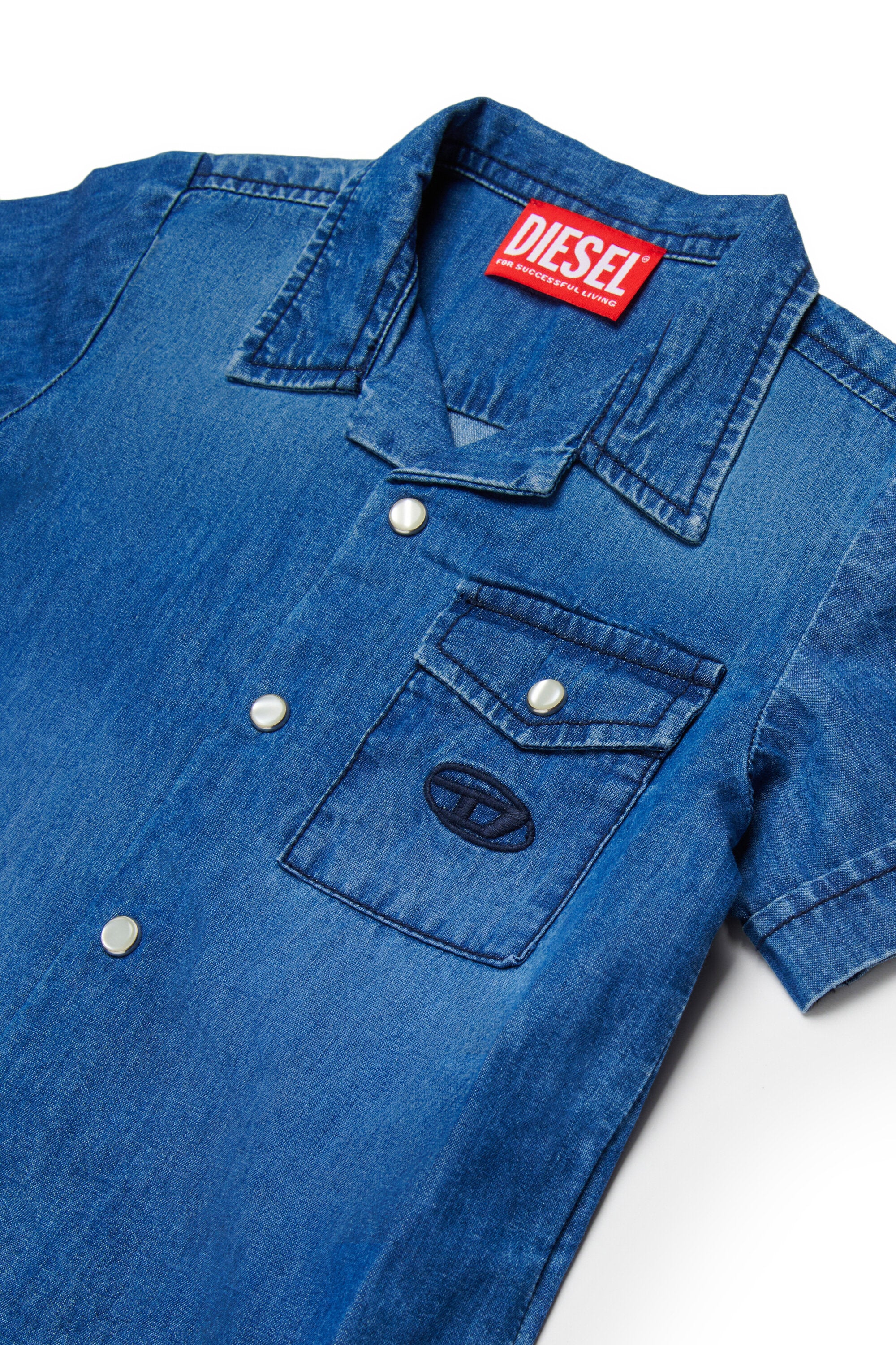 Short-sleeved shirt with logo