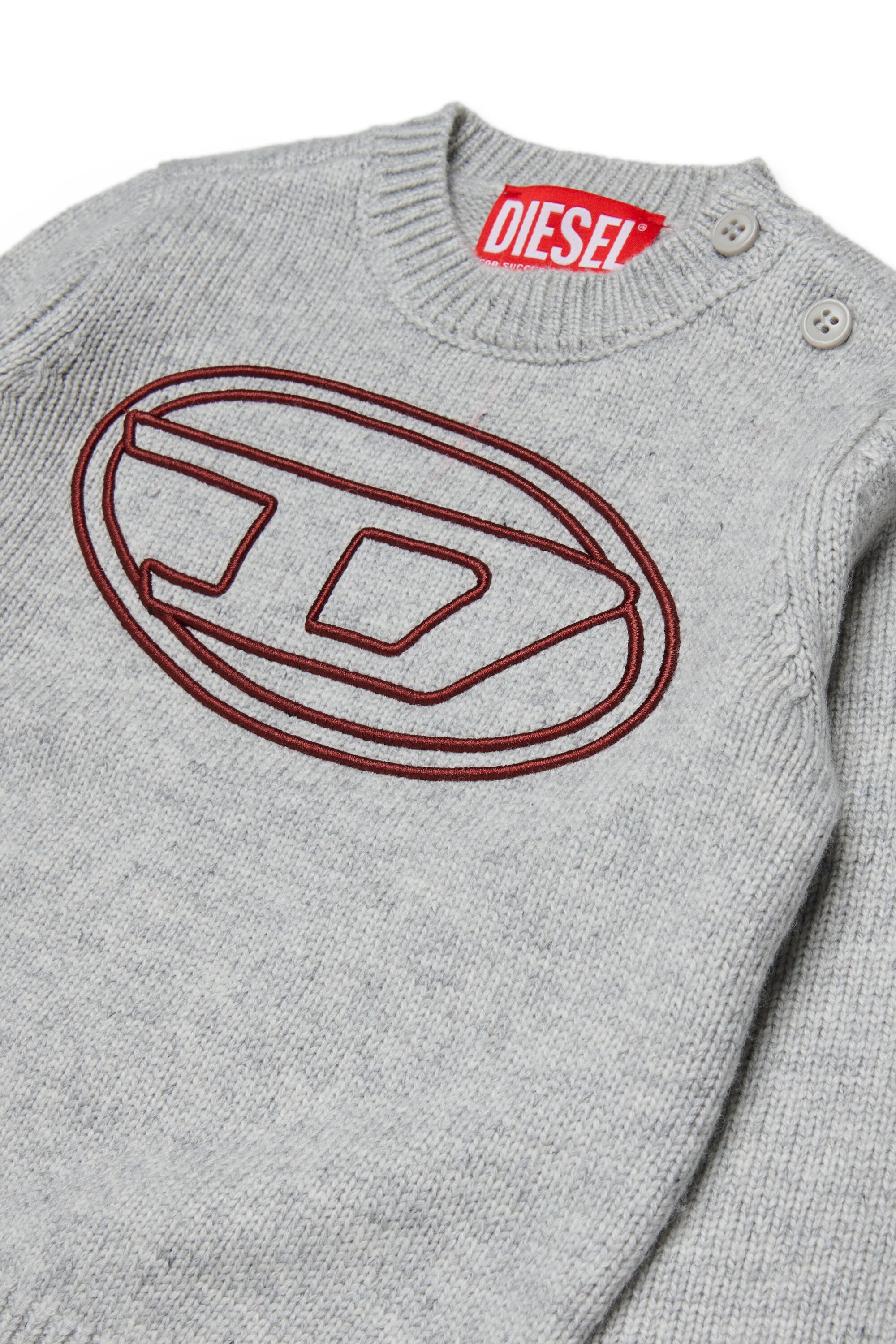 Rundhals-Pullover mit Logo