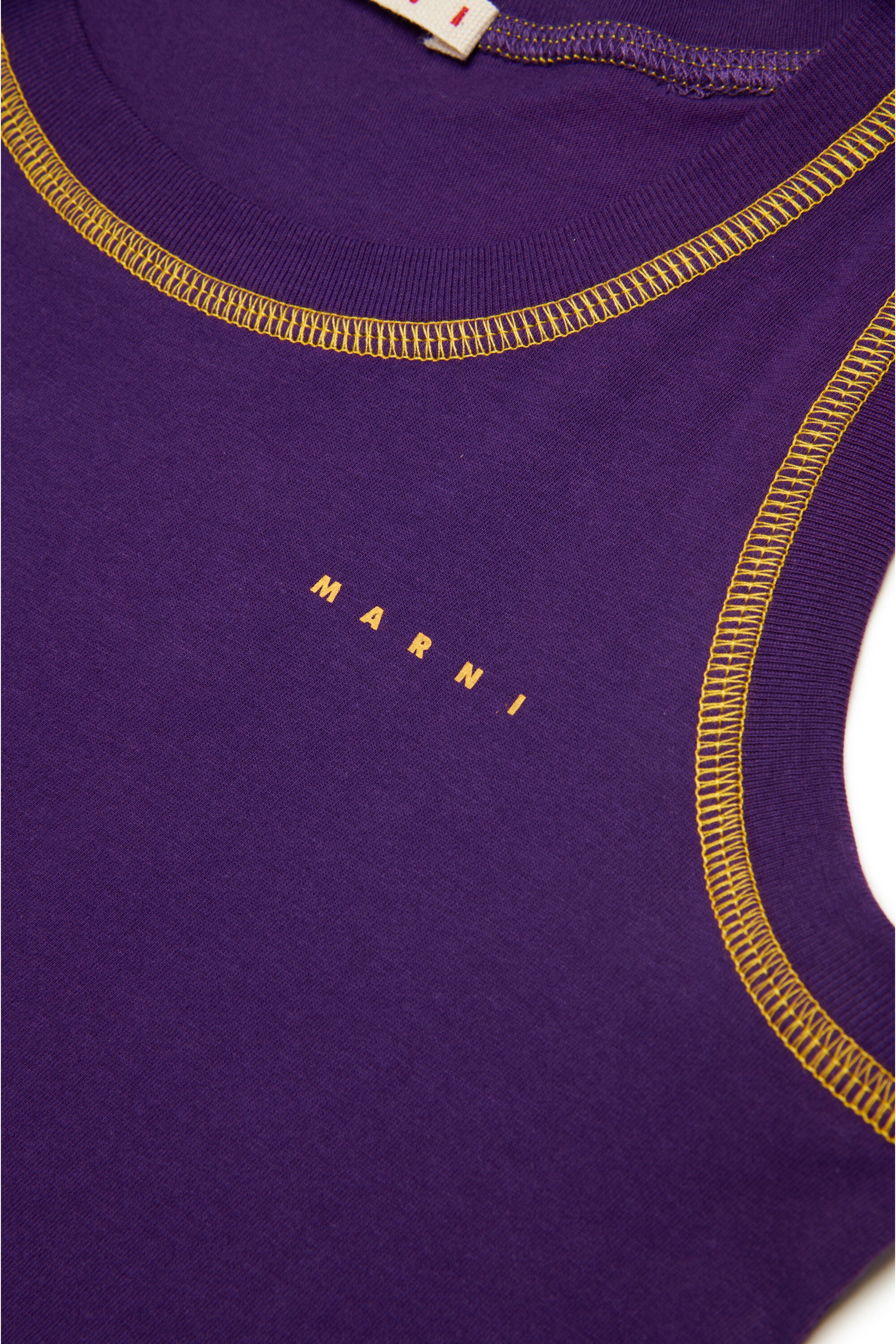 T-shirt smanicata con cuciture a contrasto