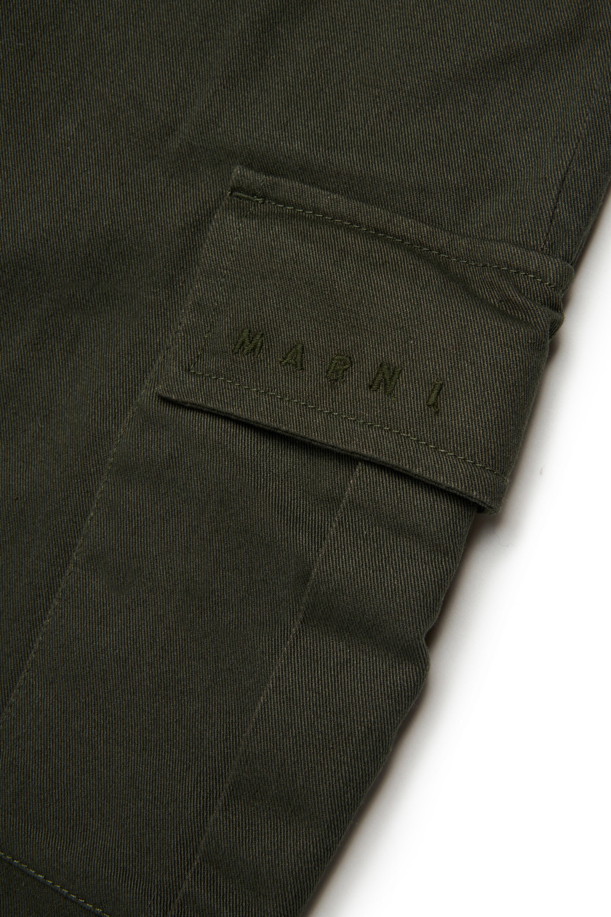 Pantalones cargo de gabardina con tirantes ajustables