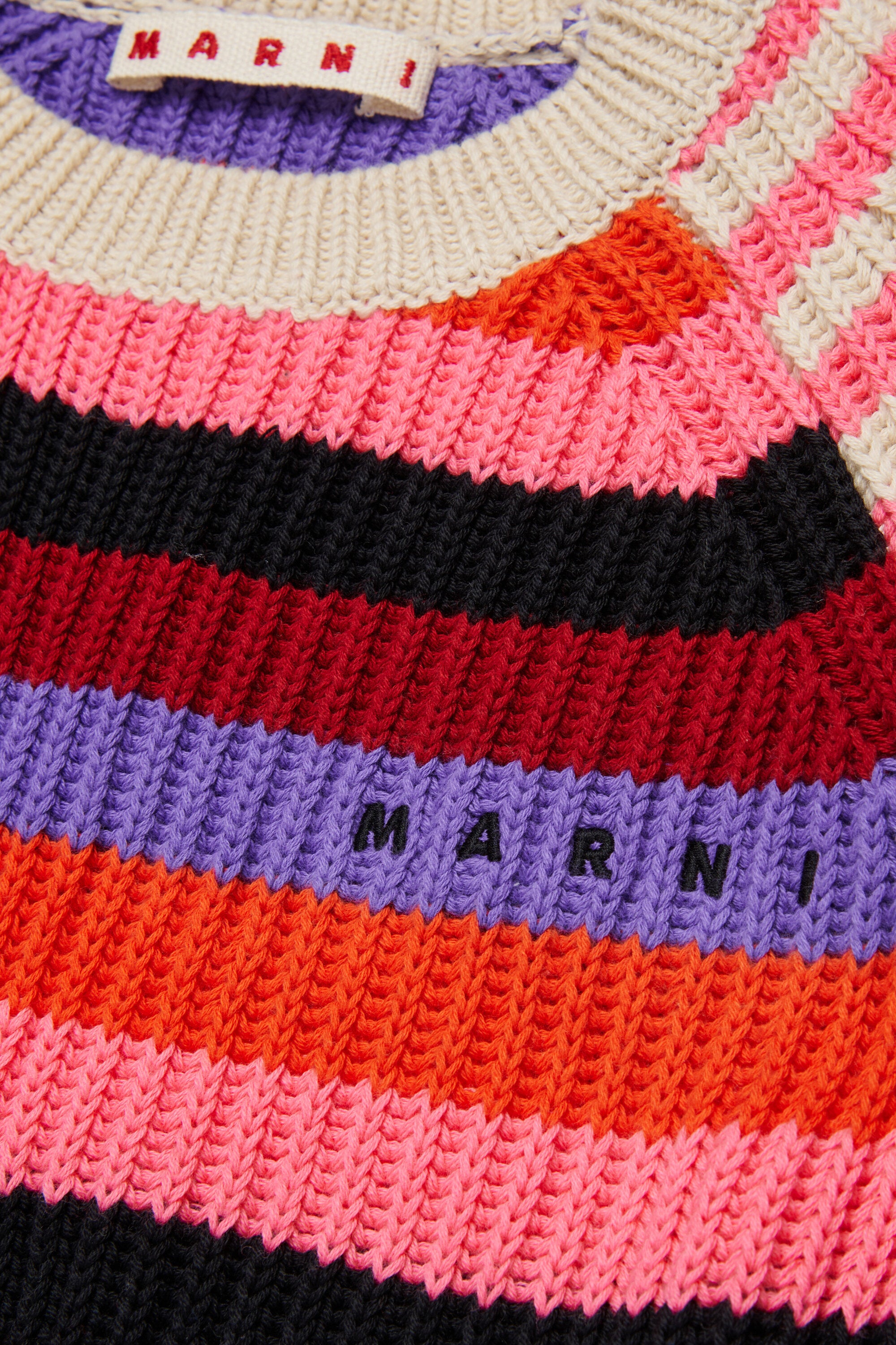 Pull col rond avec logo