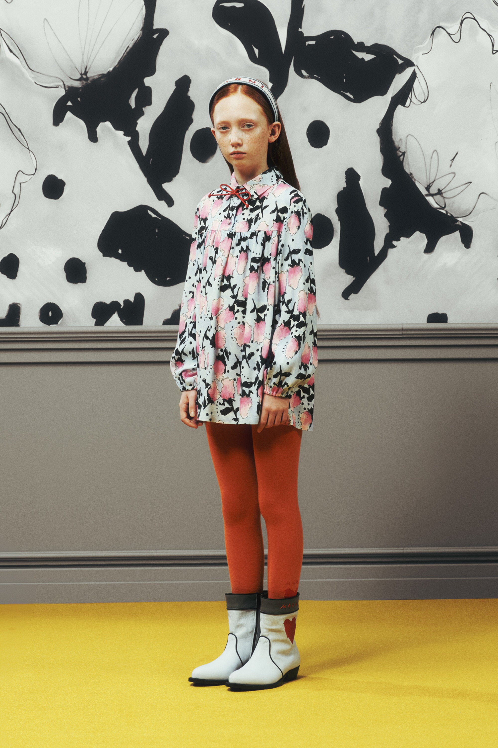 Long-sleeved floral print shirt