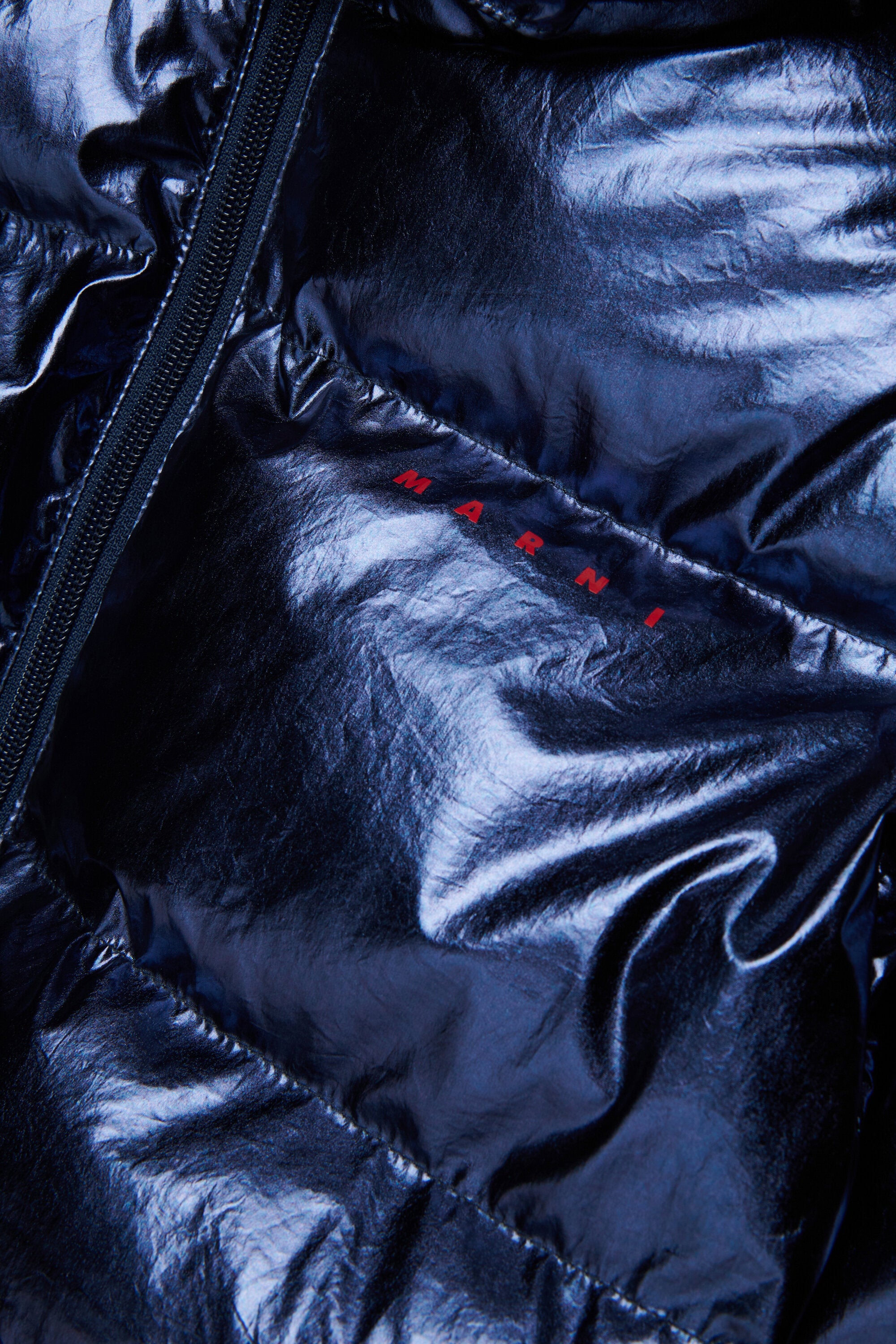 Gefütterte Jacke mit aufgedrucktem Logo