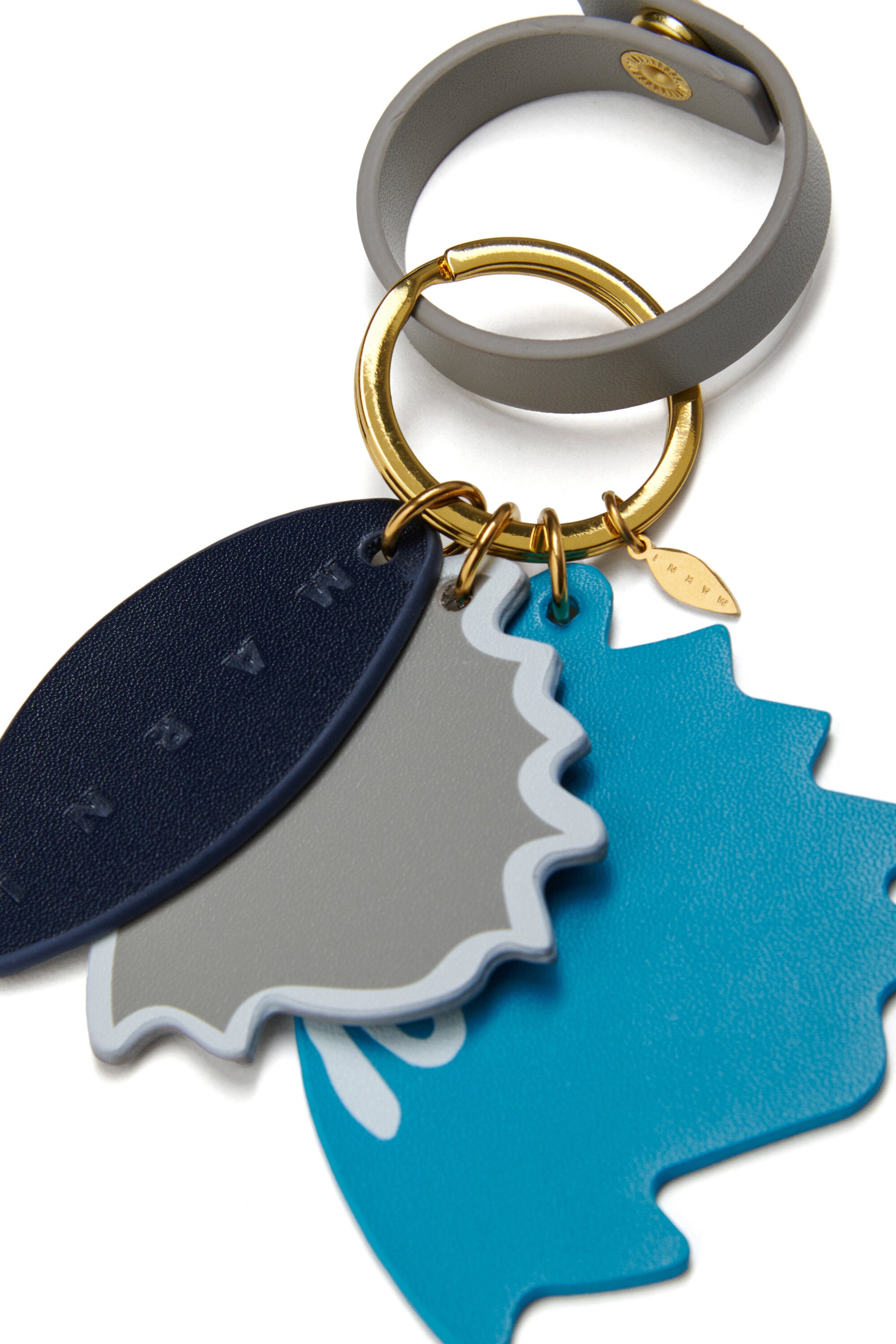 Charm mit dekorativen Anhängern