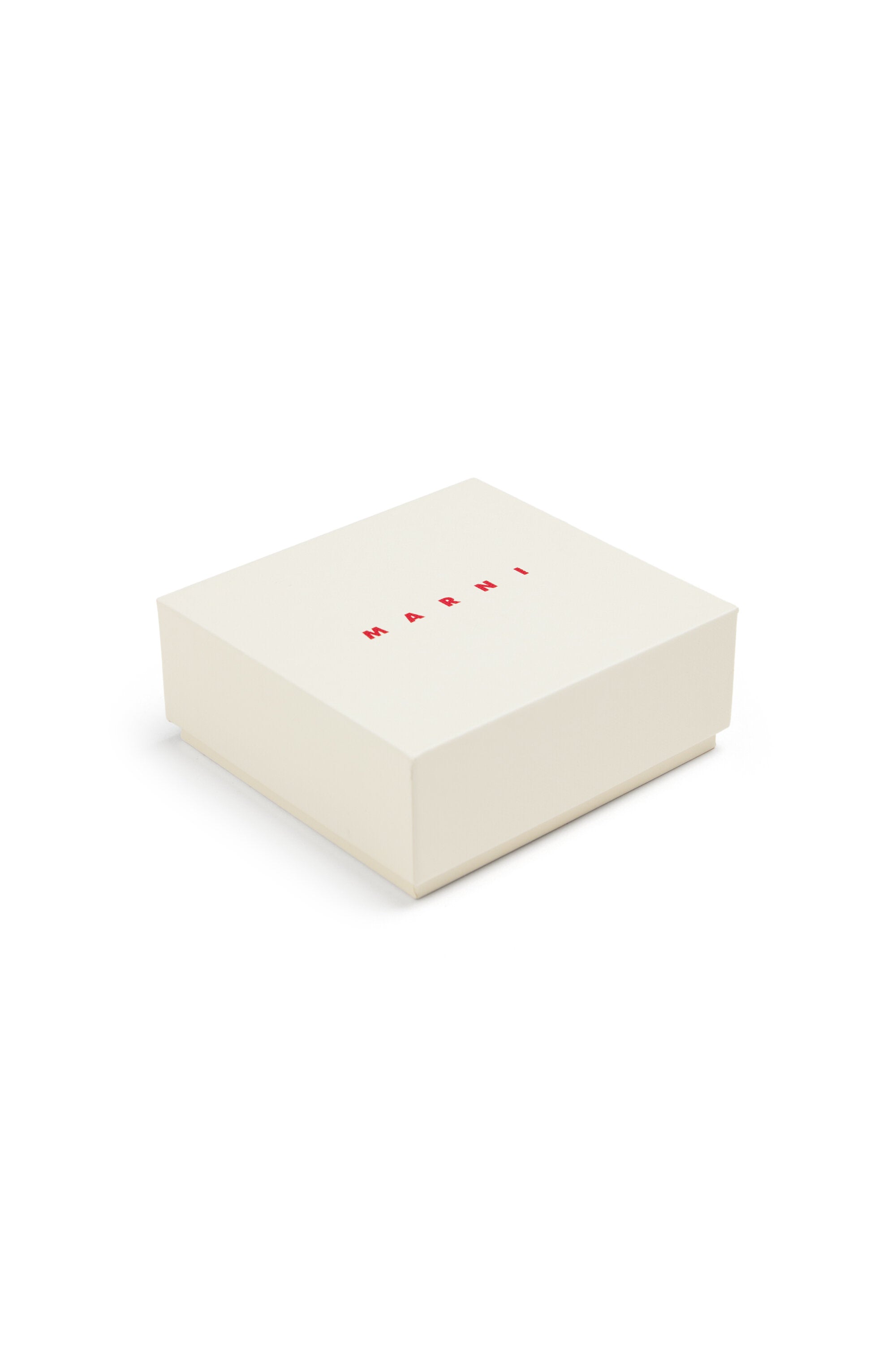 Charm con letras colgantes