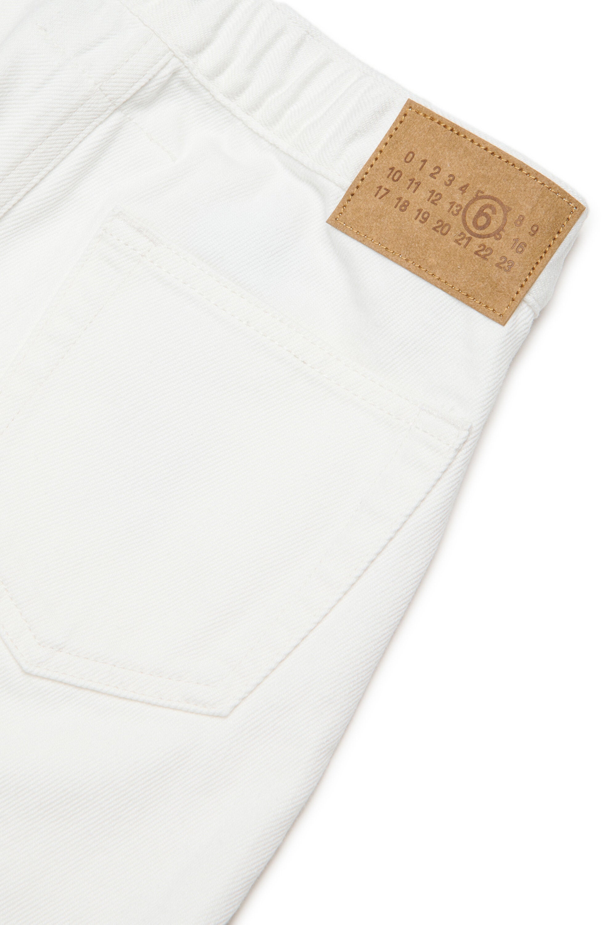 Jeans regular blancos de cinco bolsillos