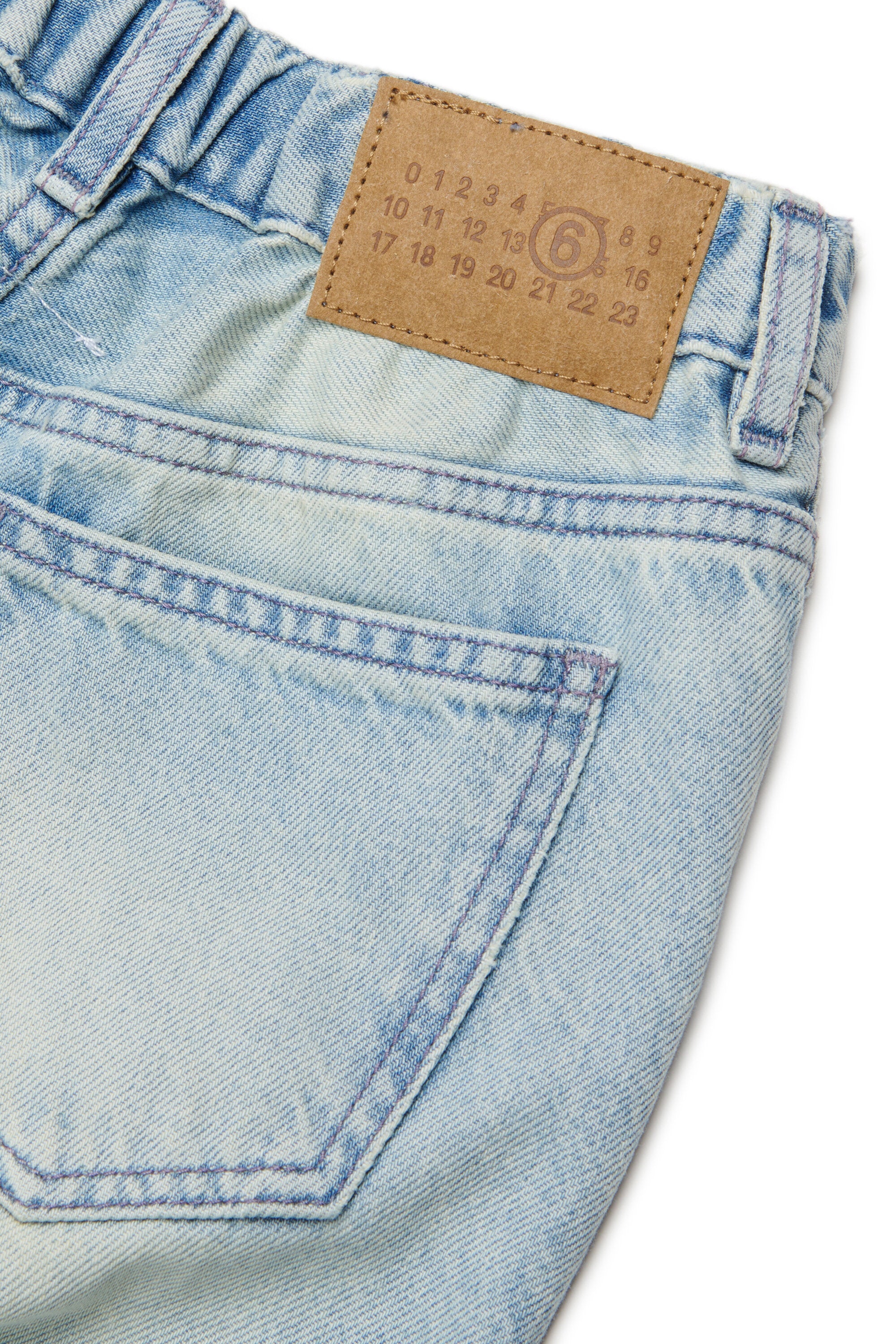 Flared-Jeans in heller blauer Waschung